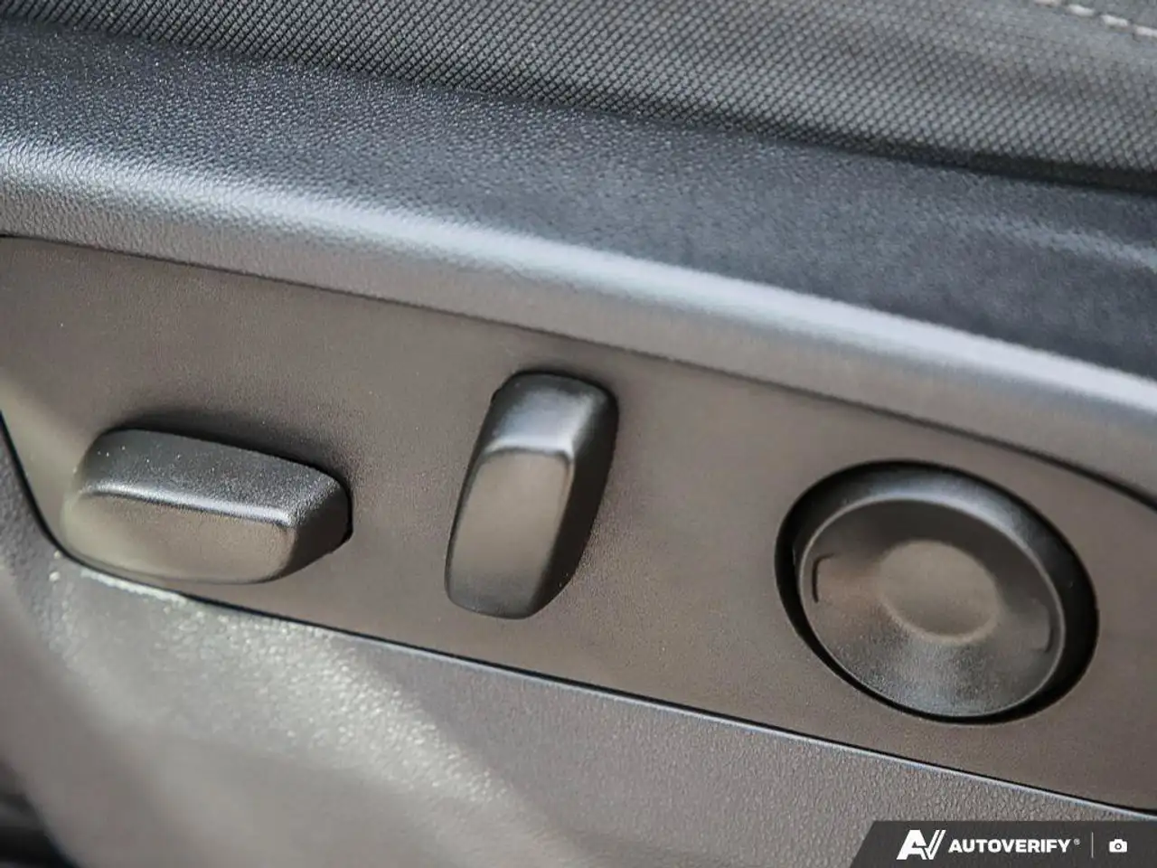 Chevrolet Silverado 1500 - Image 30
