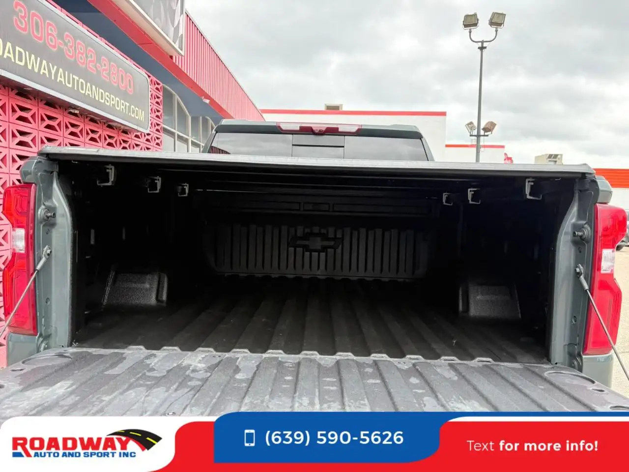 Chevrolet Silverado 1500 - Image 15