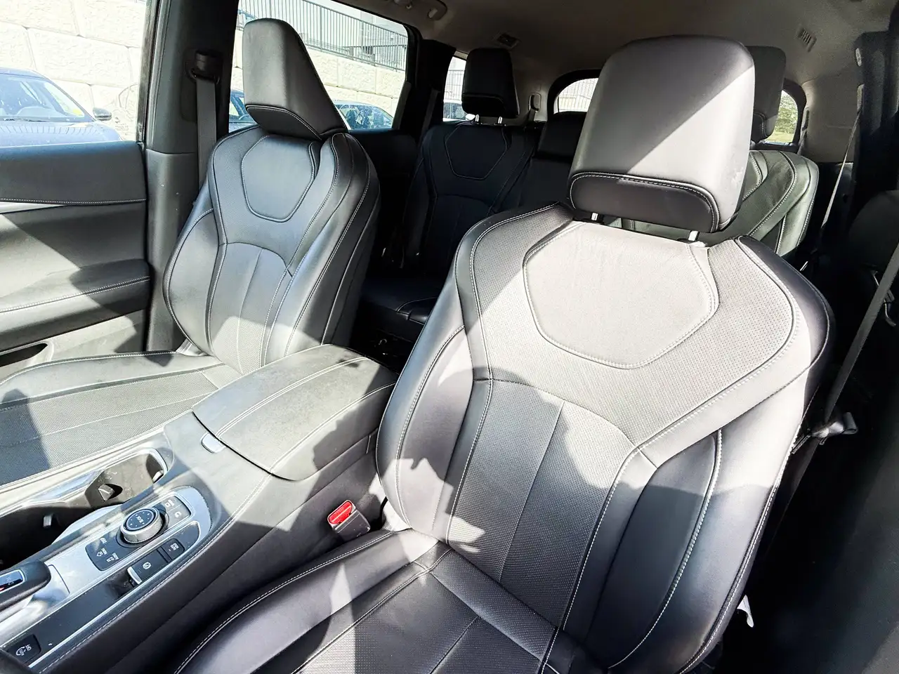Infiniti QX60 - Image 25