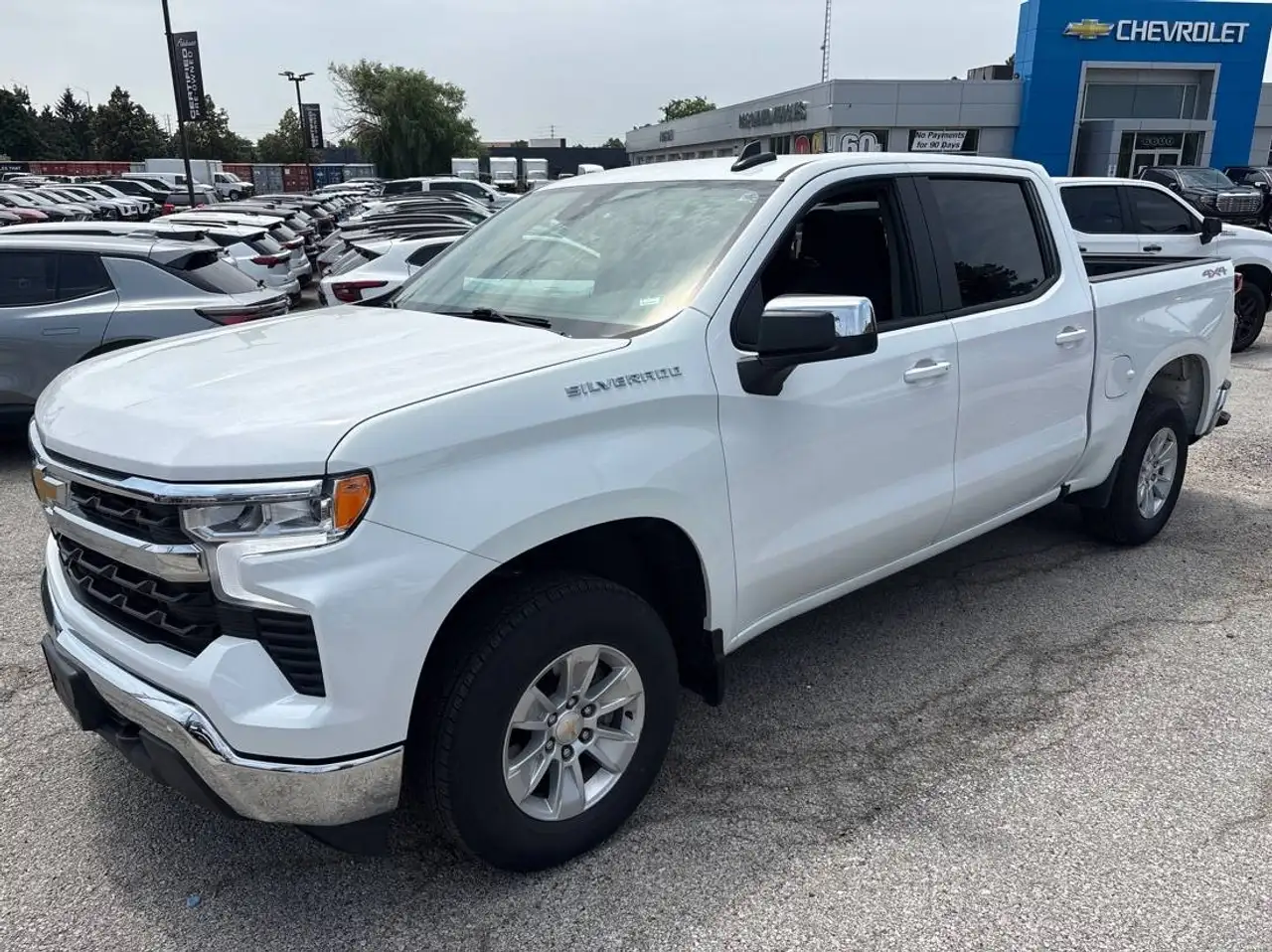 Chevrolet Silverado 1500 - Image 2