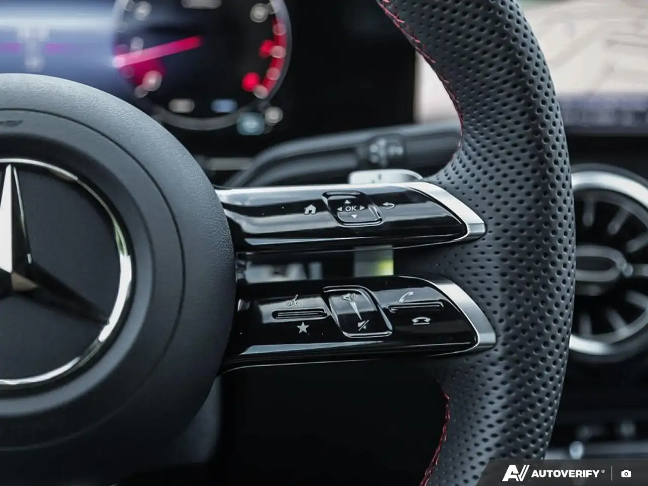 Mercedes-Benz GLA - Image 16