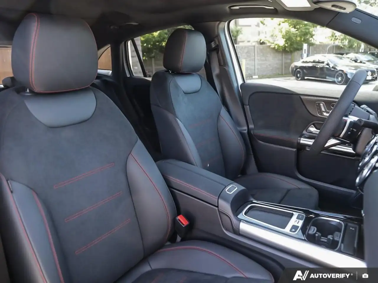 Mercedes-Benz GLA - Image 22