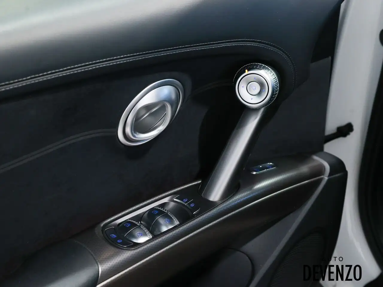 Genesis GV60 - Image 10