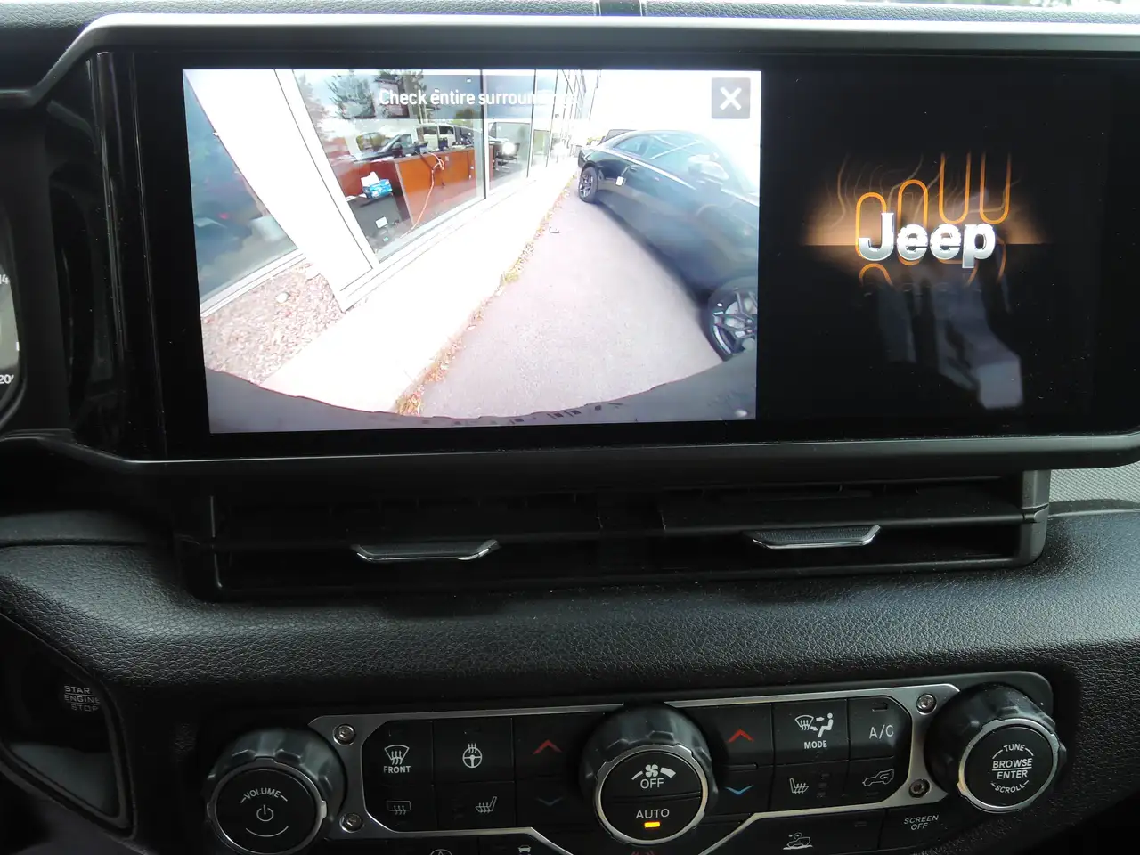Jeep Wrangler - Image 13