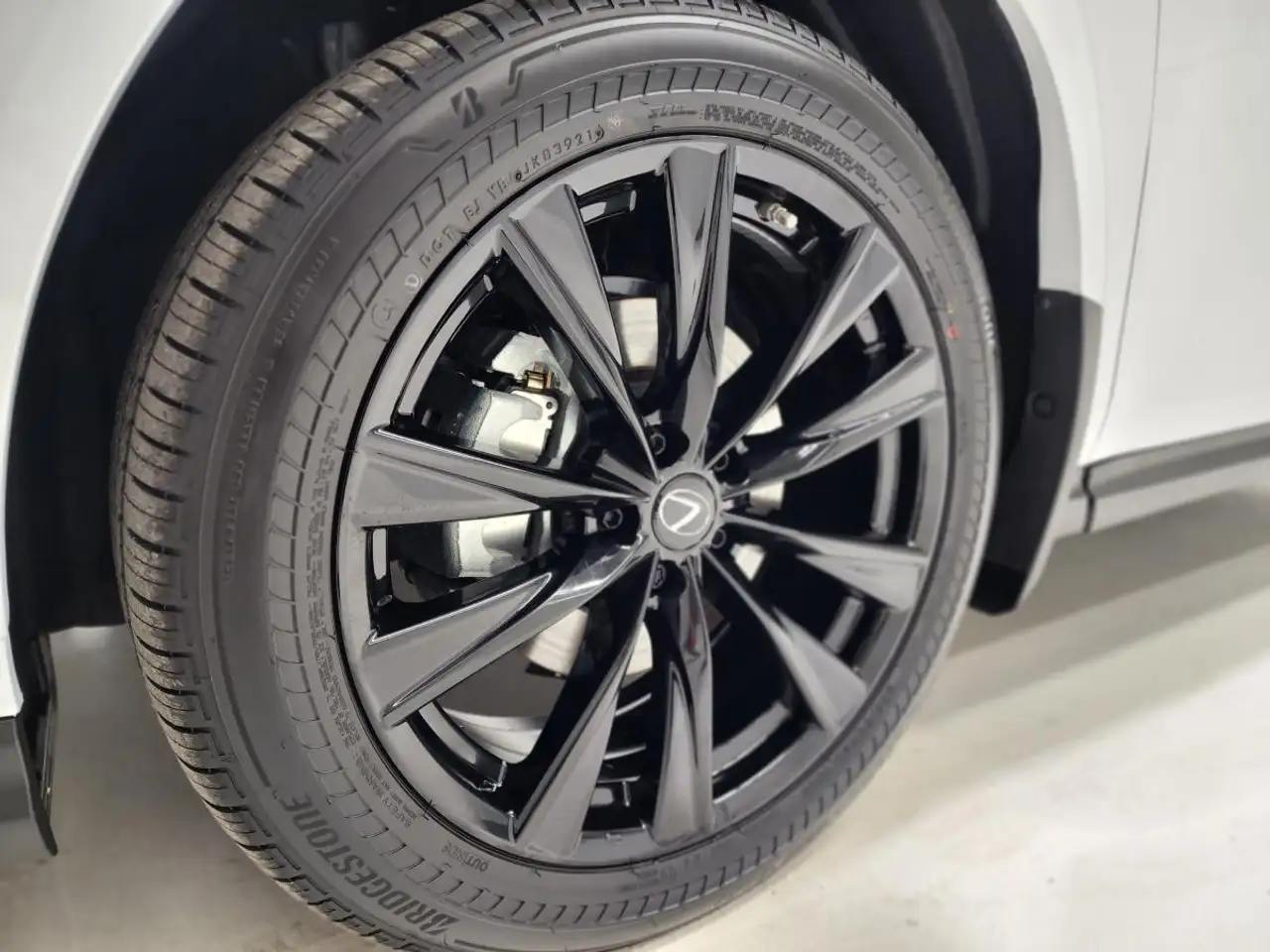 Lexus NX 350 - Image 5