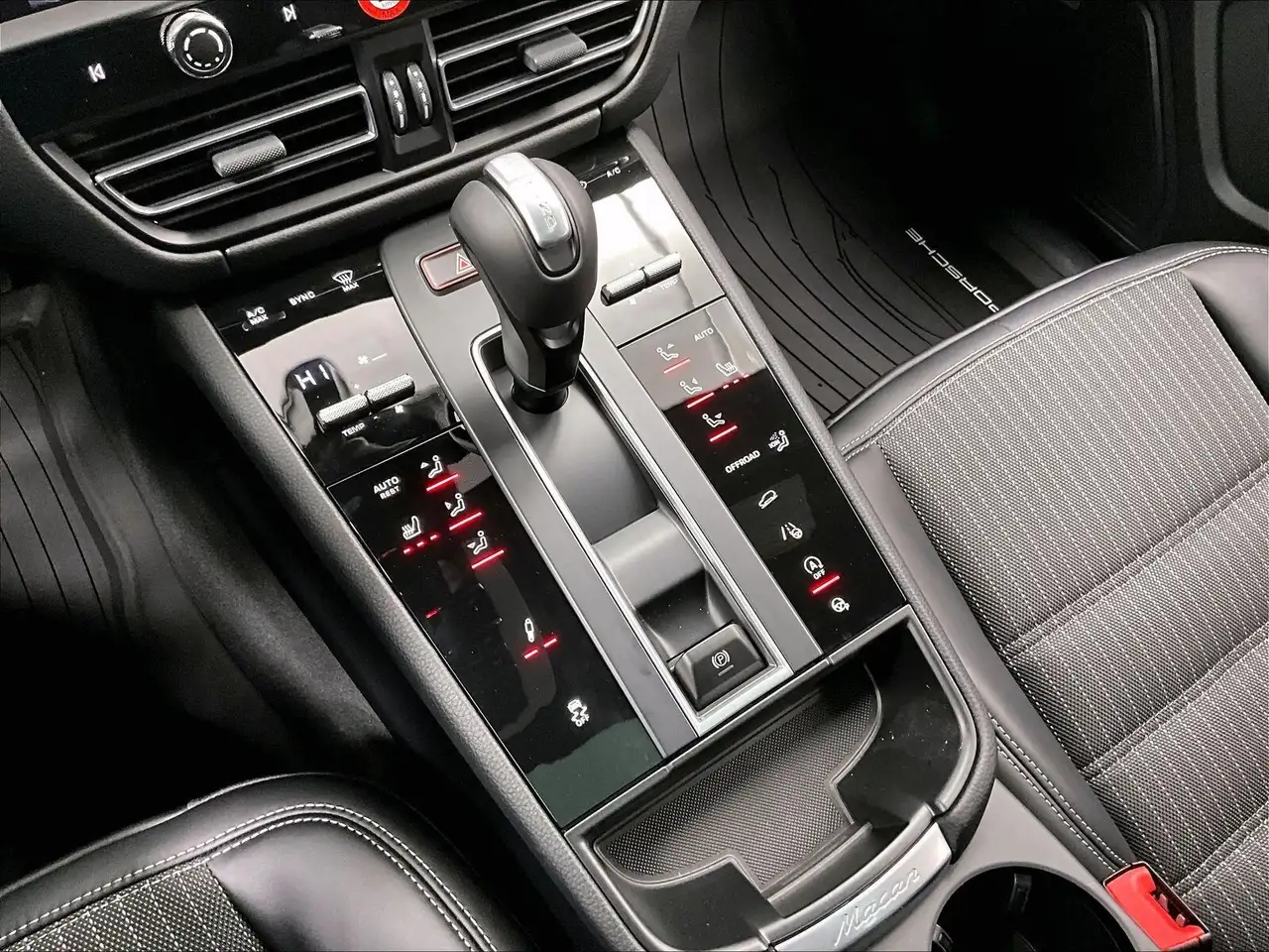 Porsche Macan - Image 24