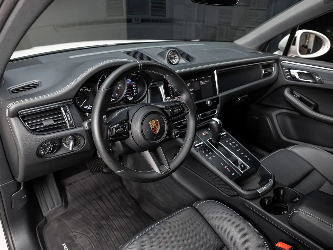 Porsche Macan - Image 9
