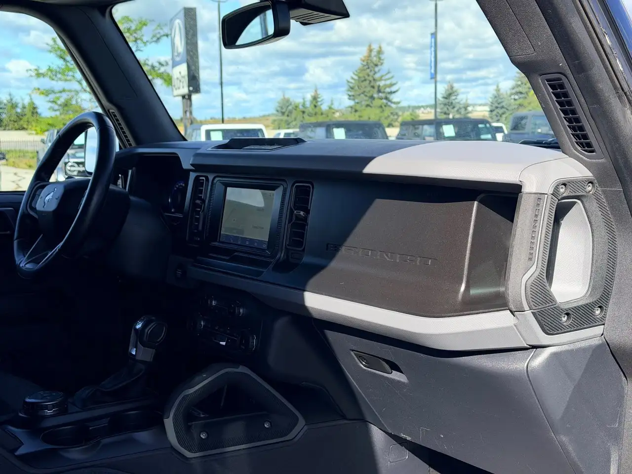 Ford Bronco - Image 30
