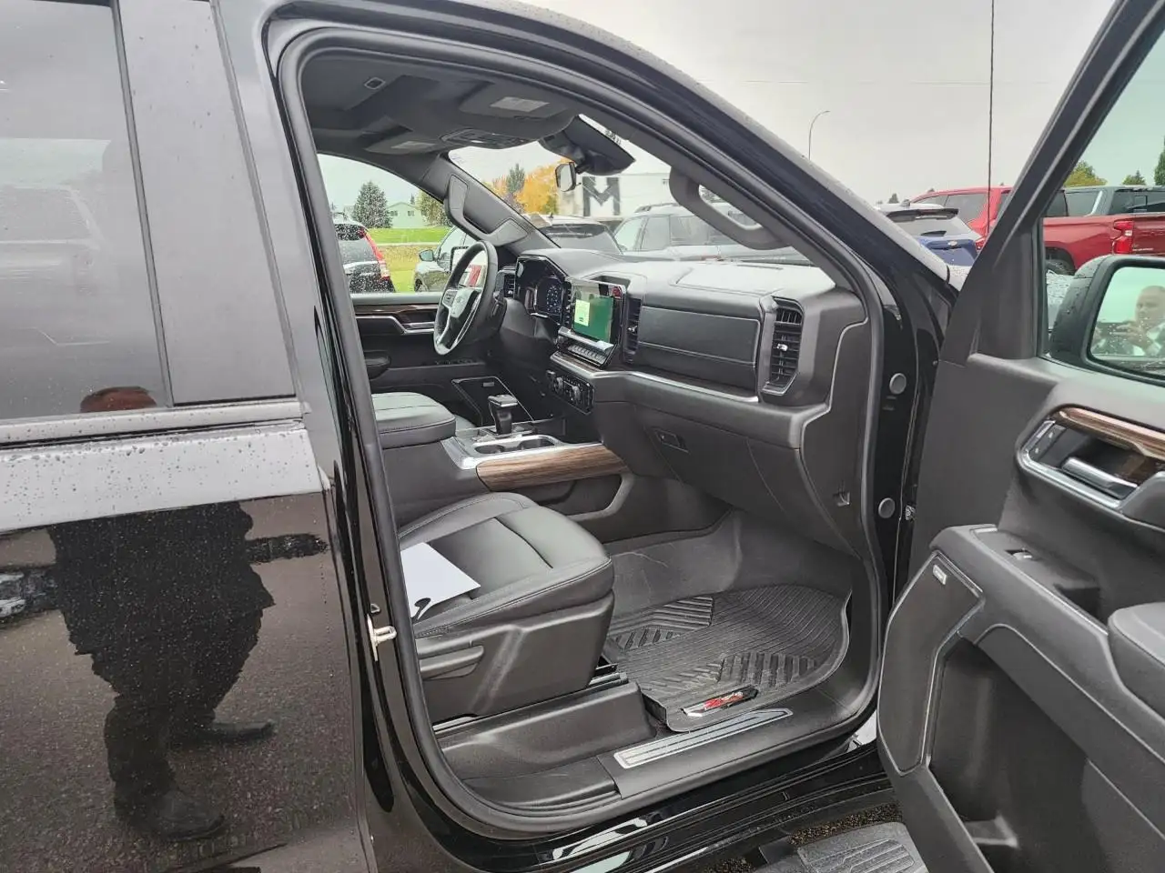 Chevrolet Silverado 1500 - Image 22