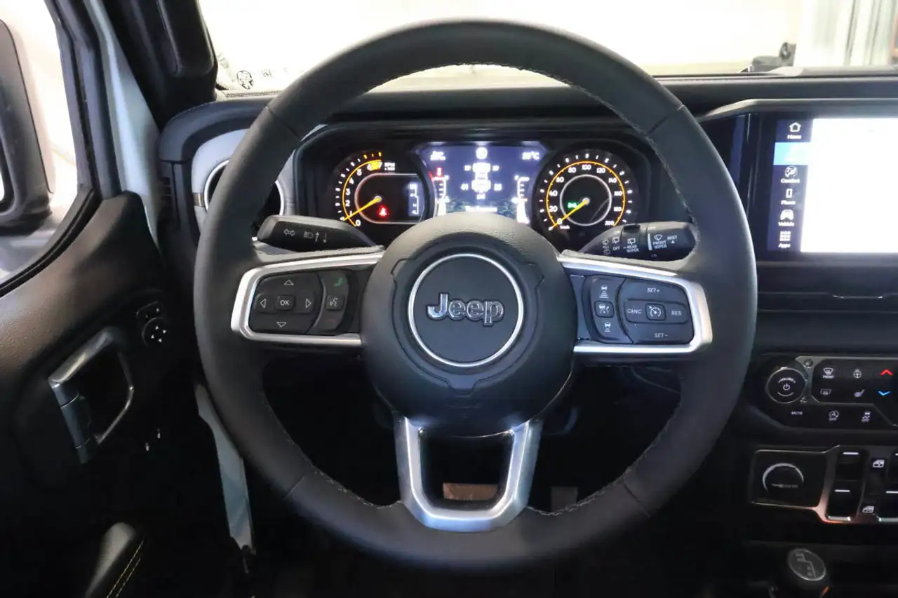 Jeep Wrangler - Image 14