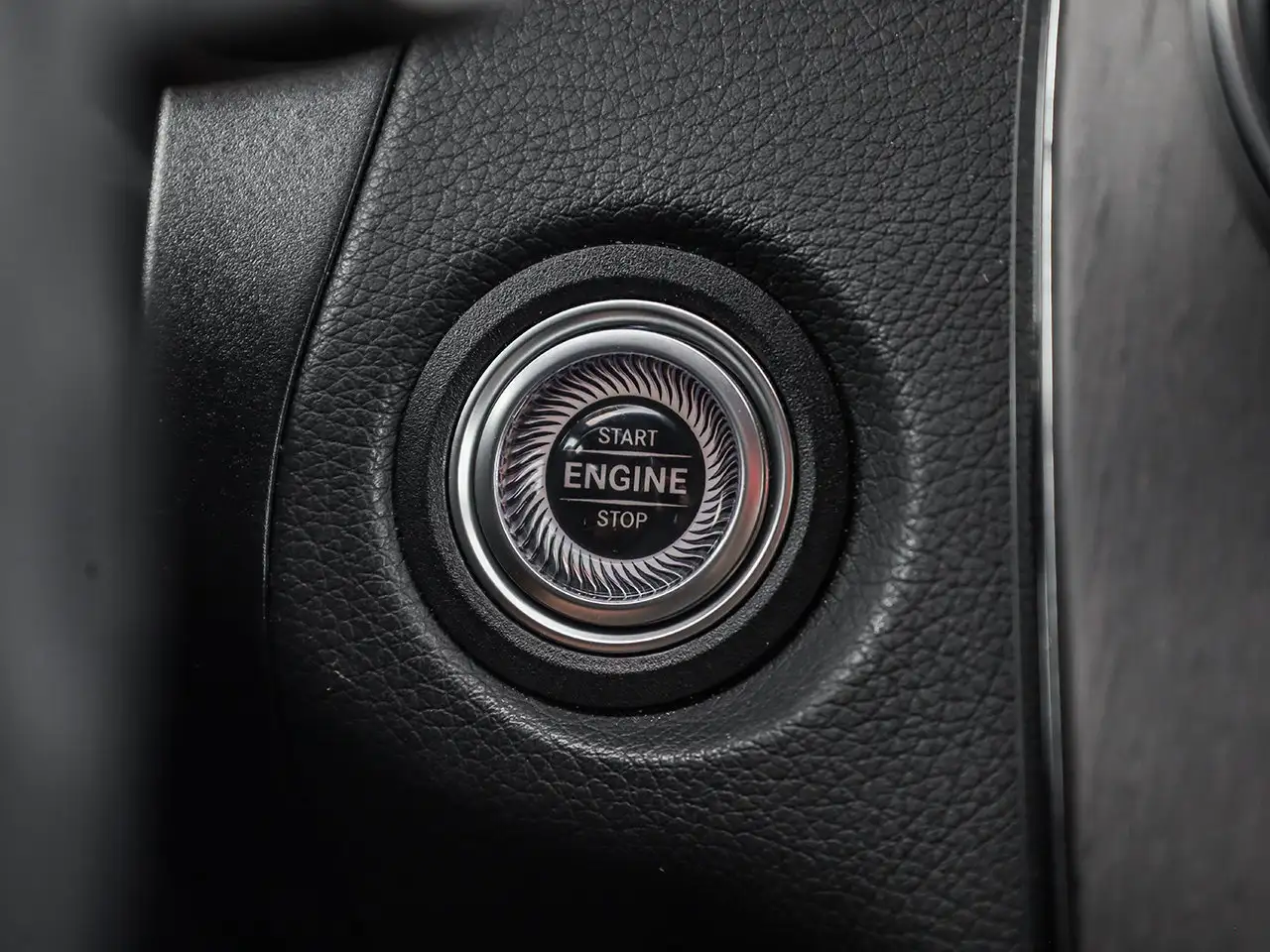 Mercedes-Benz GLC - Image 27