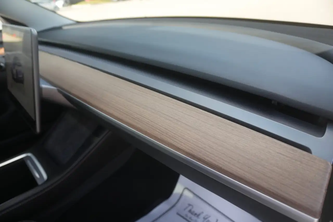 Tesla Model 3 - Image 15