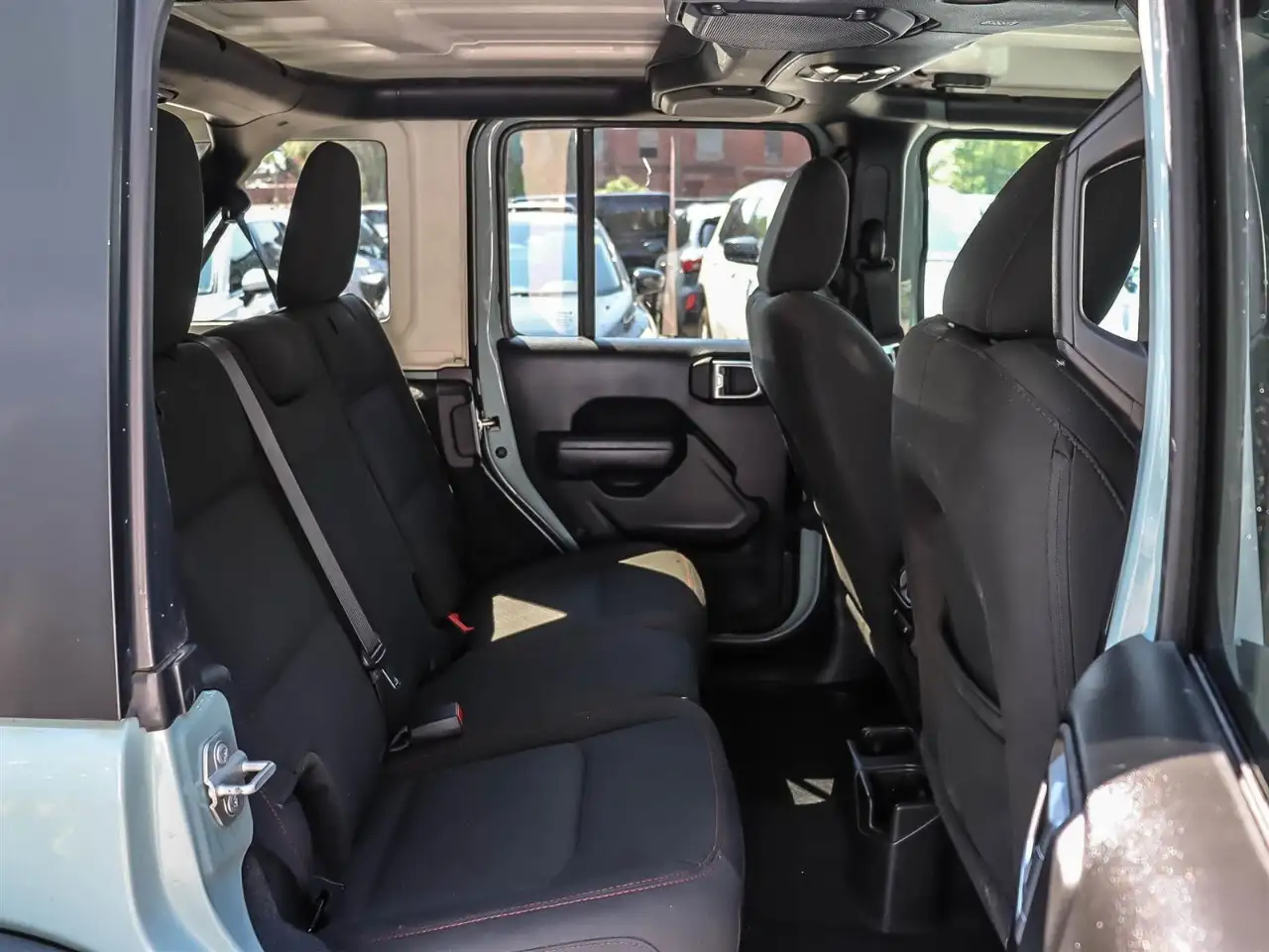 Jeep Wrangler - Image 17