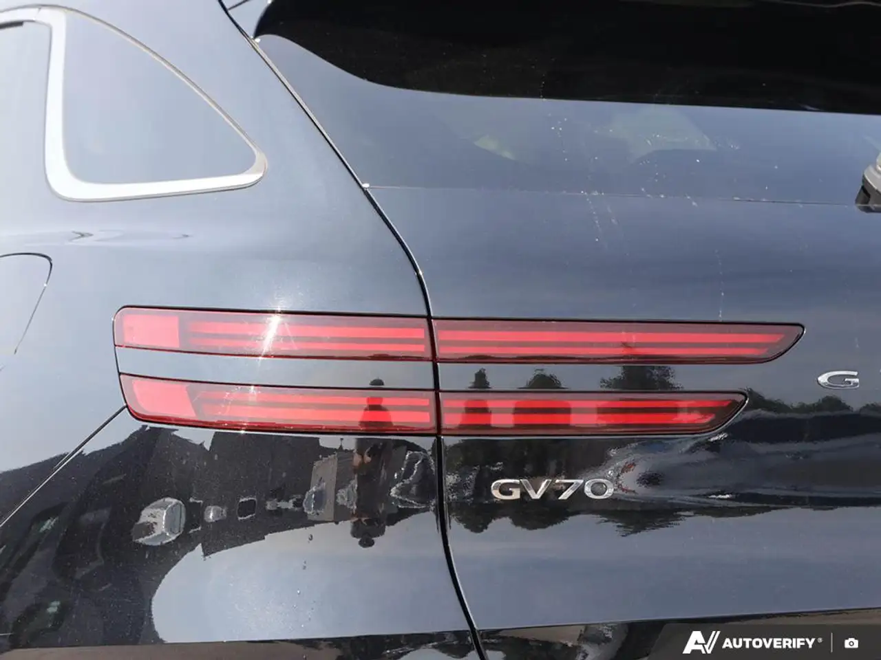 Genesis GV70 - Image 12