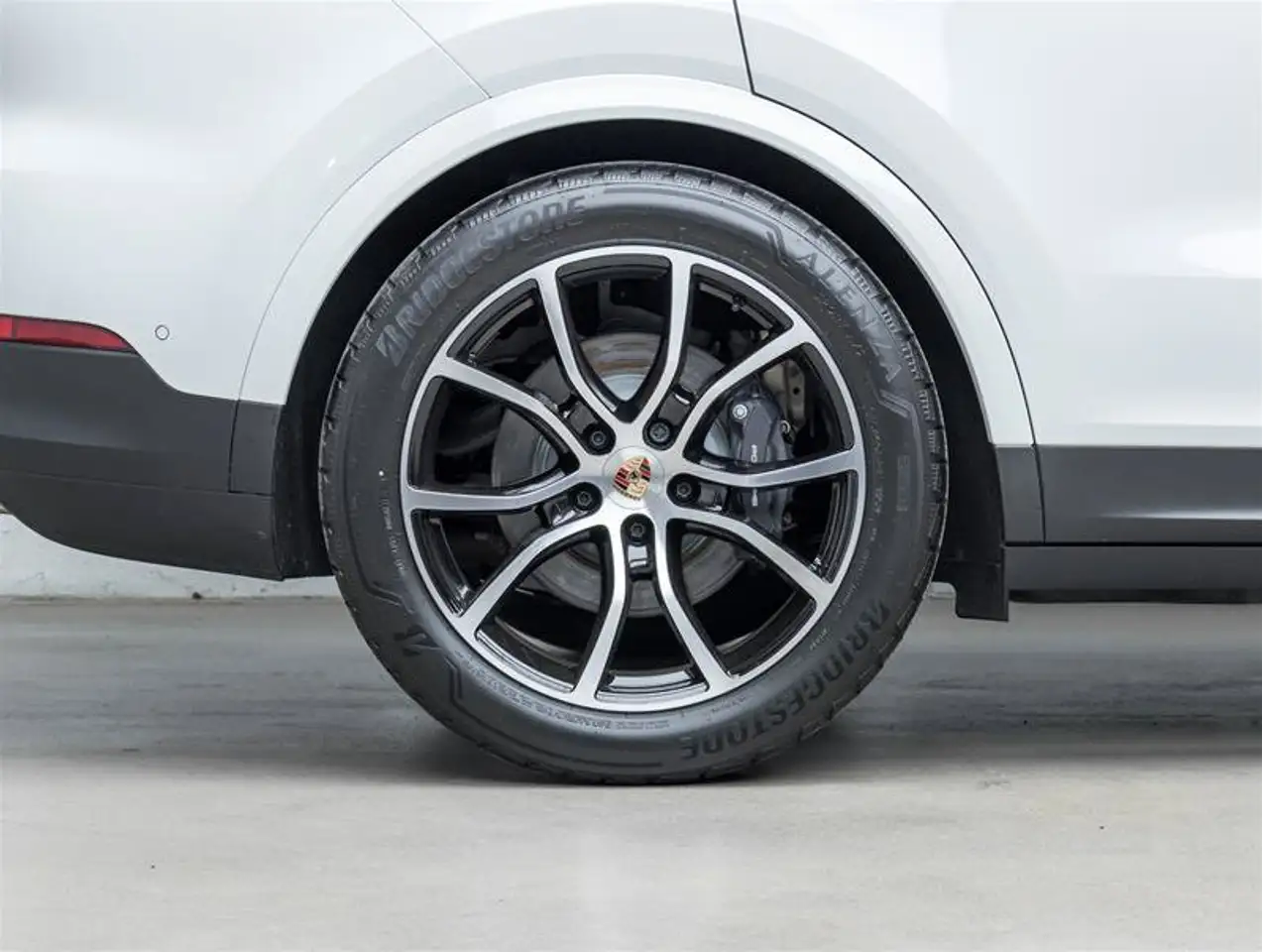 Porsche Cayenne - Image 15