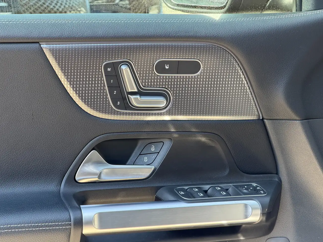 Mercedes-Benz GLB - Image 28