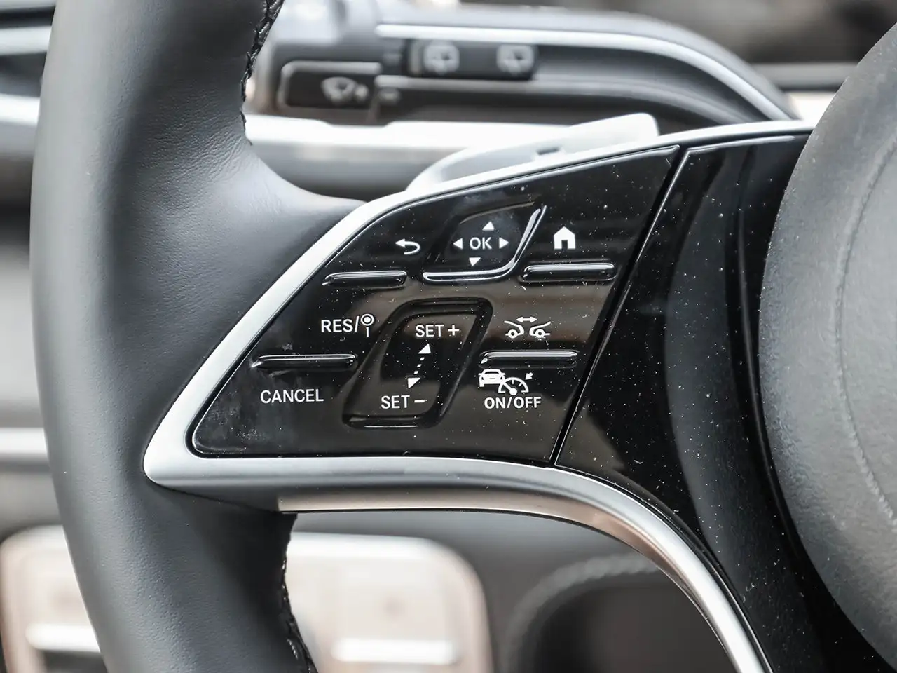 Mercedes-Benz GLE - Image 21