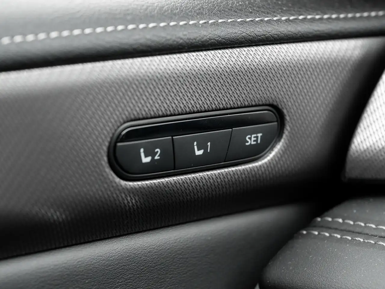 Infiniti QX60 - Image 16