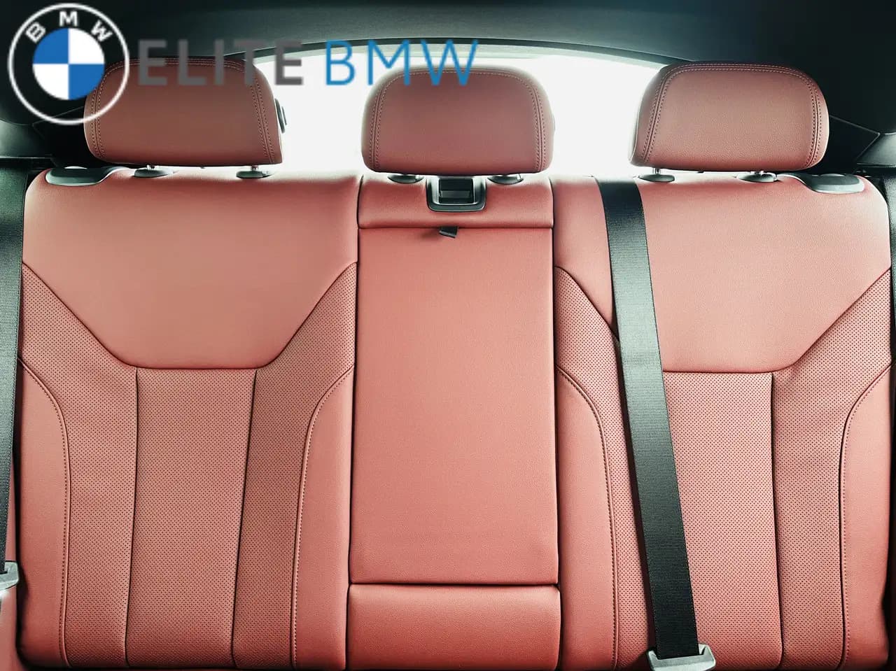 BMW i4 - Image 23