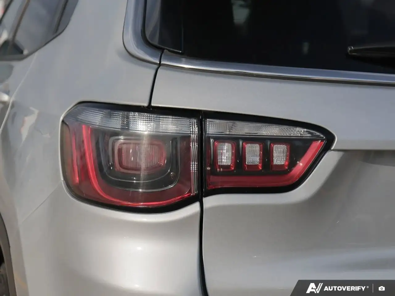 Jeep Compass - Image 25