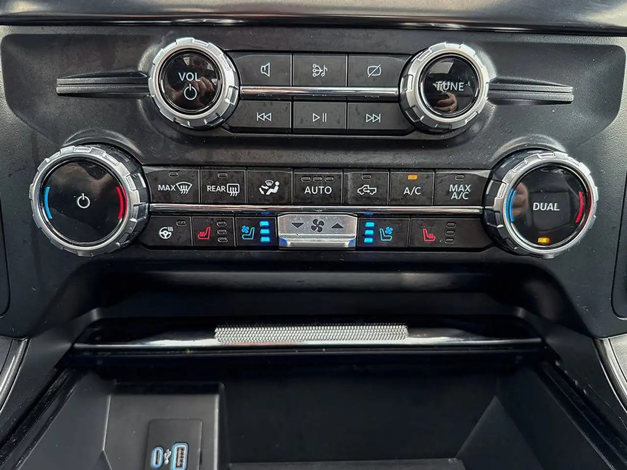 Ford F-150 - Image 31
