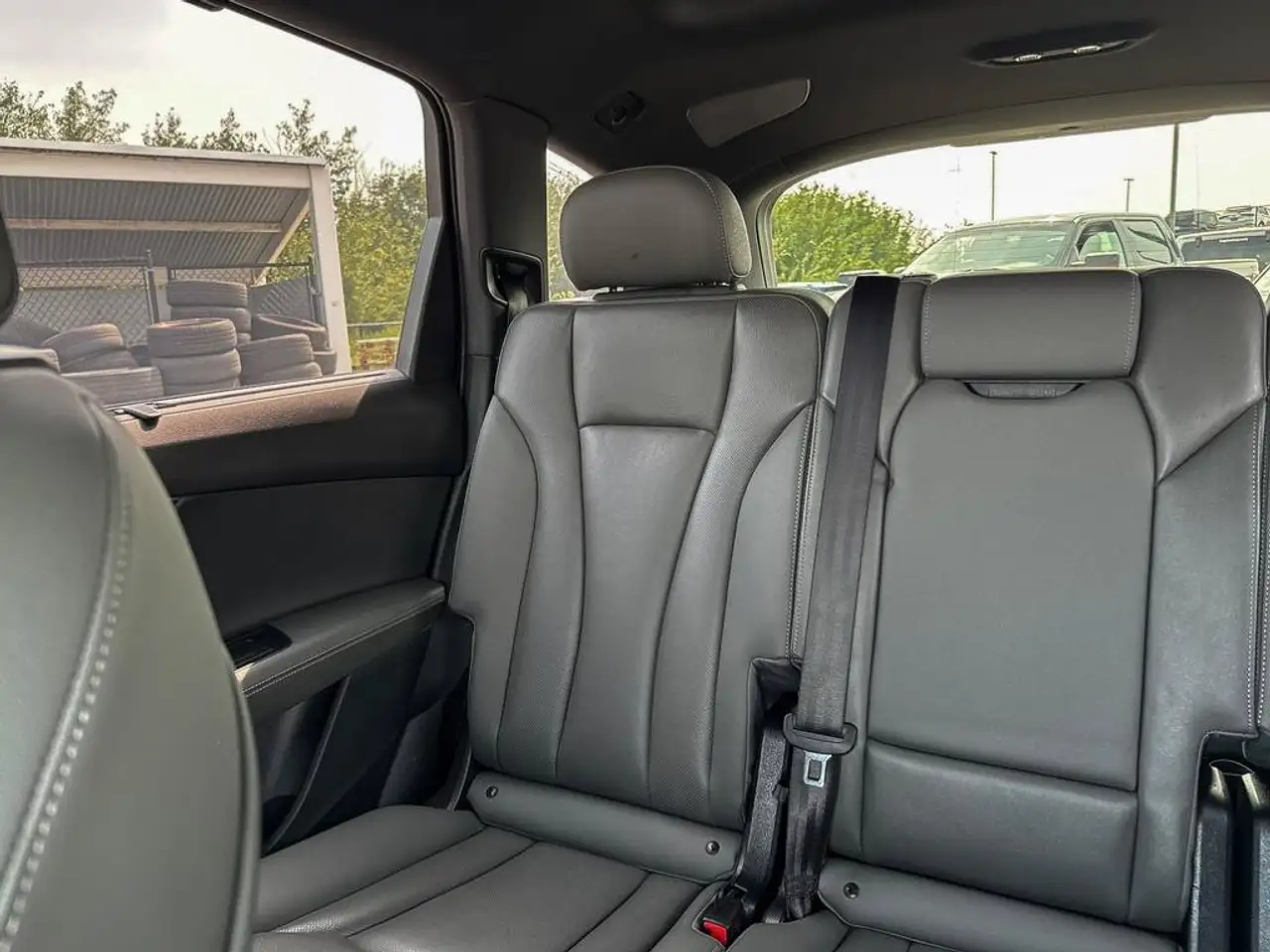 Audi Q7 - Image 13