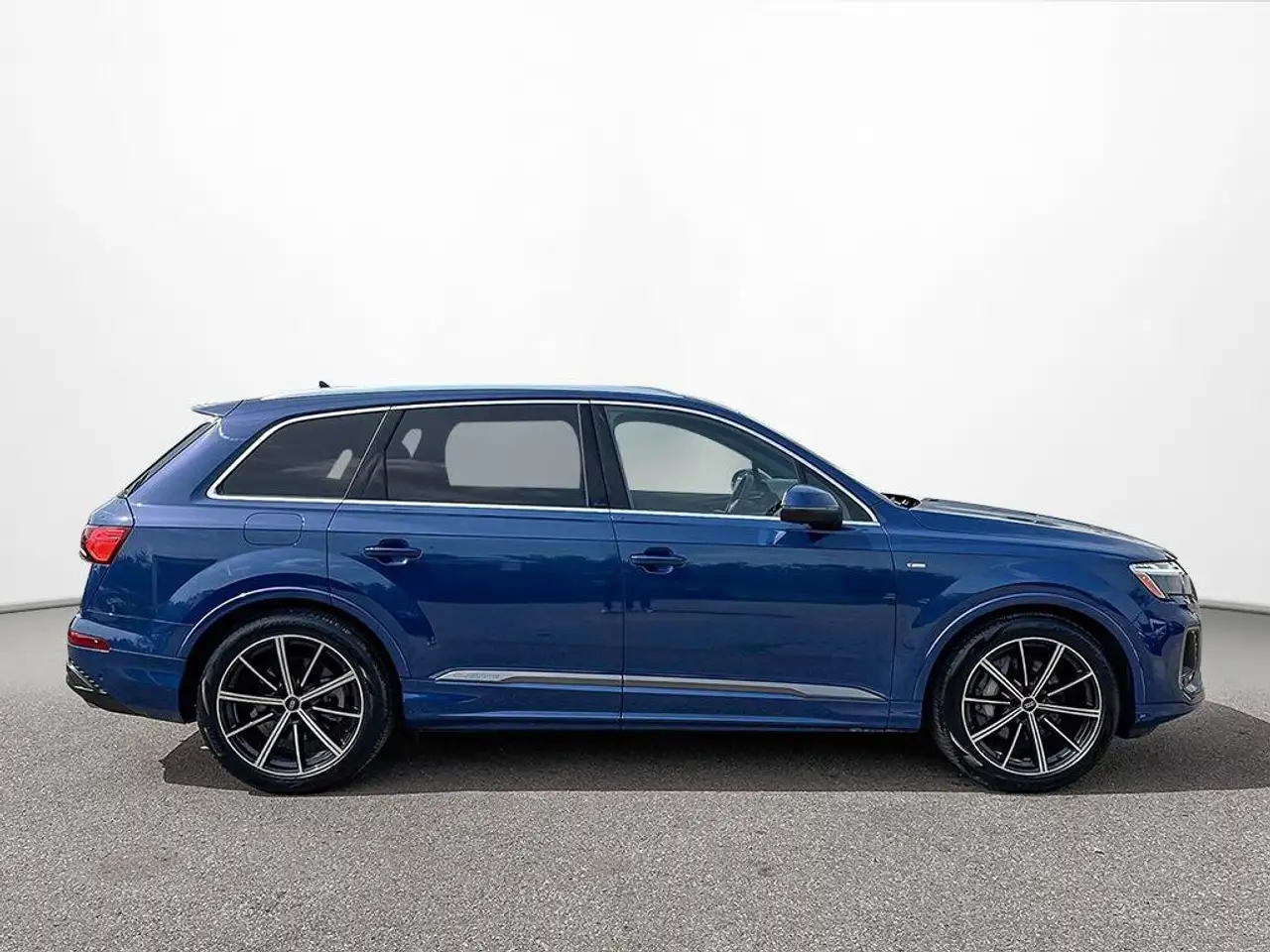 Audi Q7 - Image 7