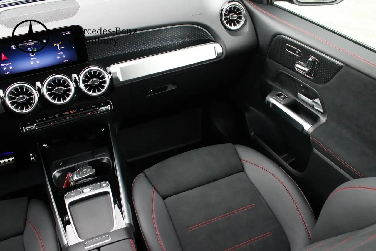 Mercedes-Benz GLB - Image 23