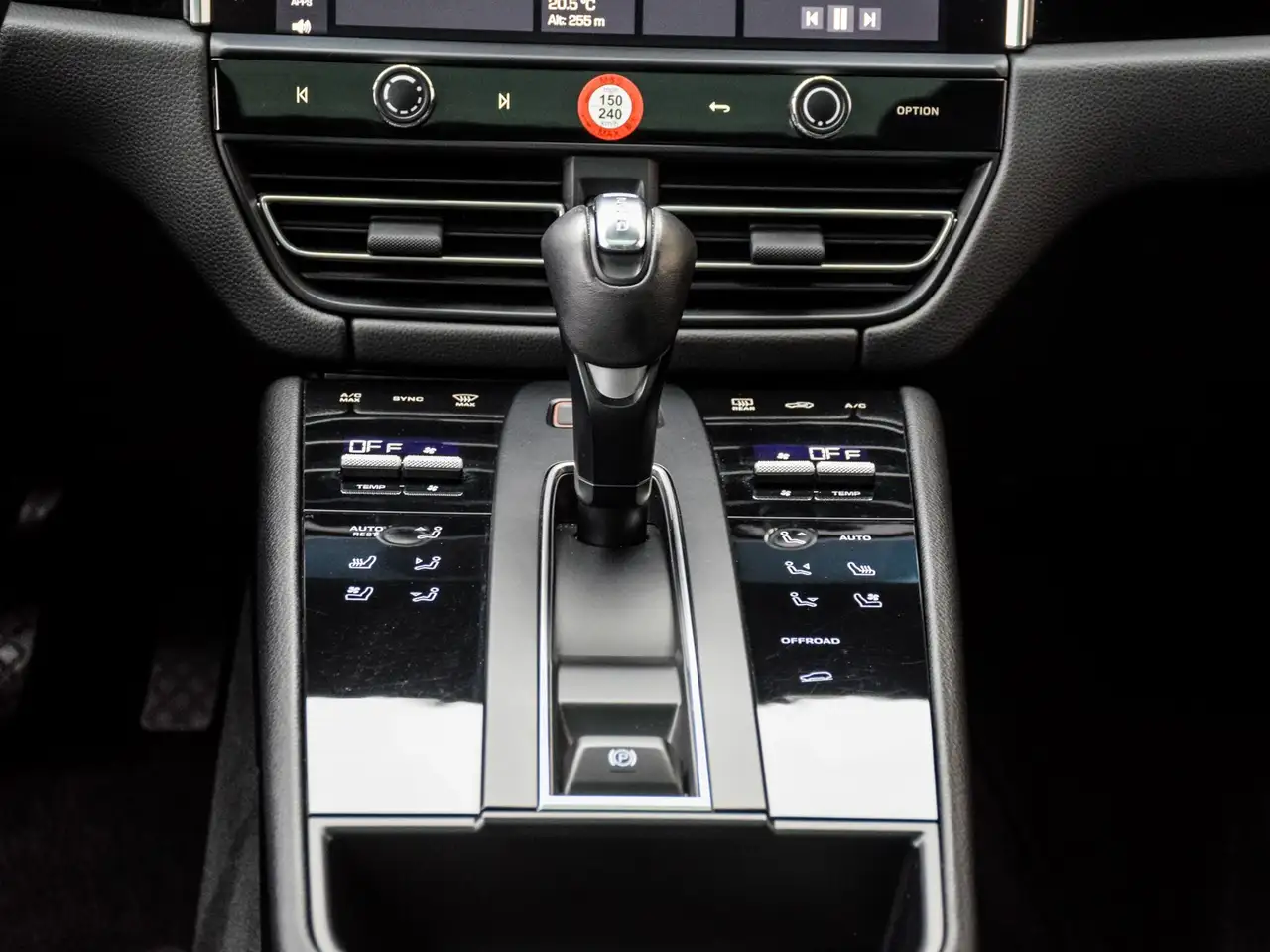 Porsche Macan - Image 22