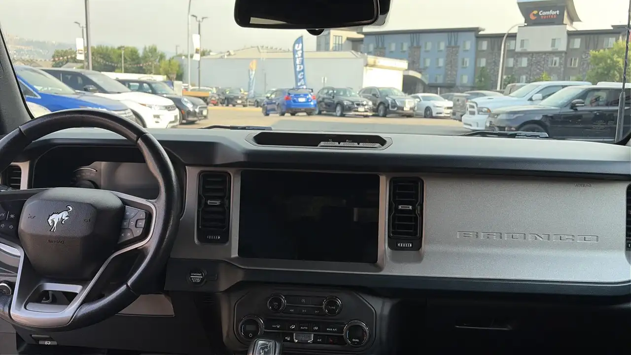 Ford Bronco - Image 20