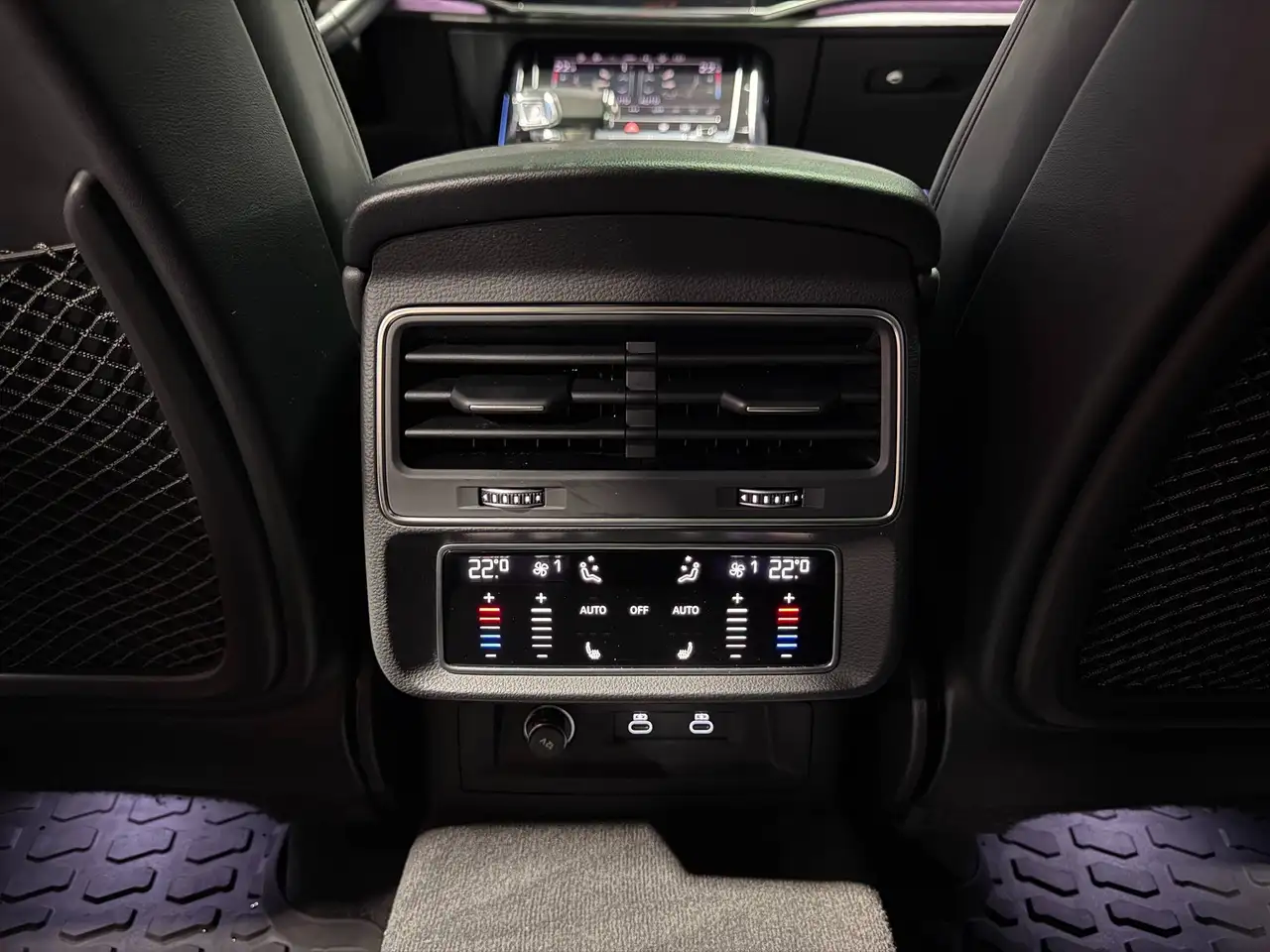 Audi Q8 - Image 11