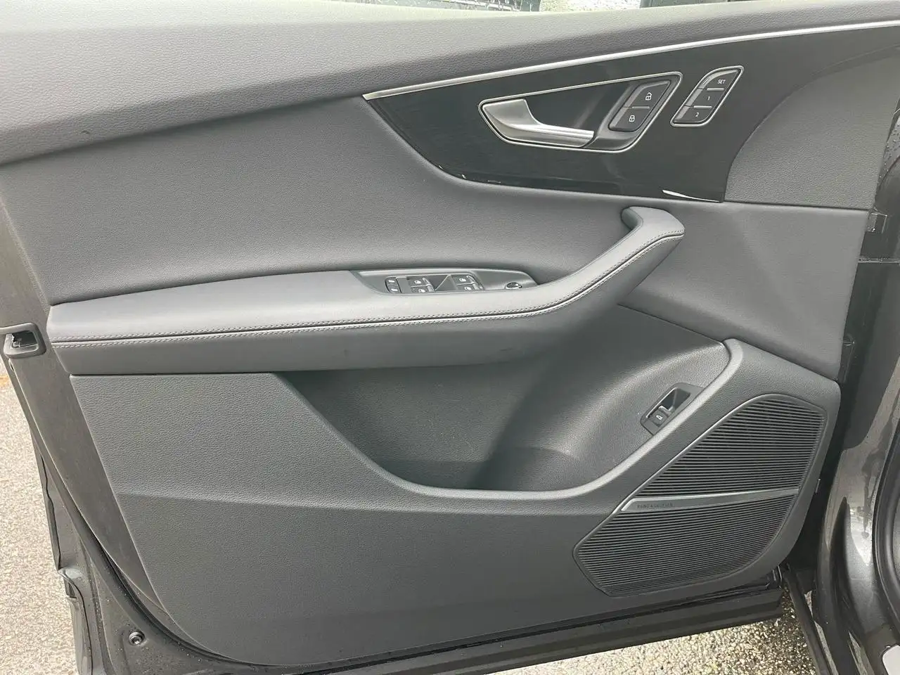 Audi Q7 - Image 10