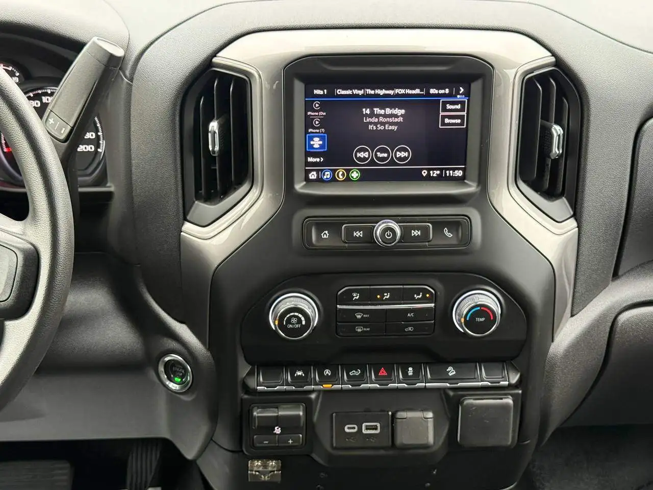 Chevrolet Silverado 1500 - Image 13