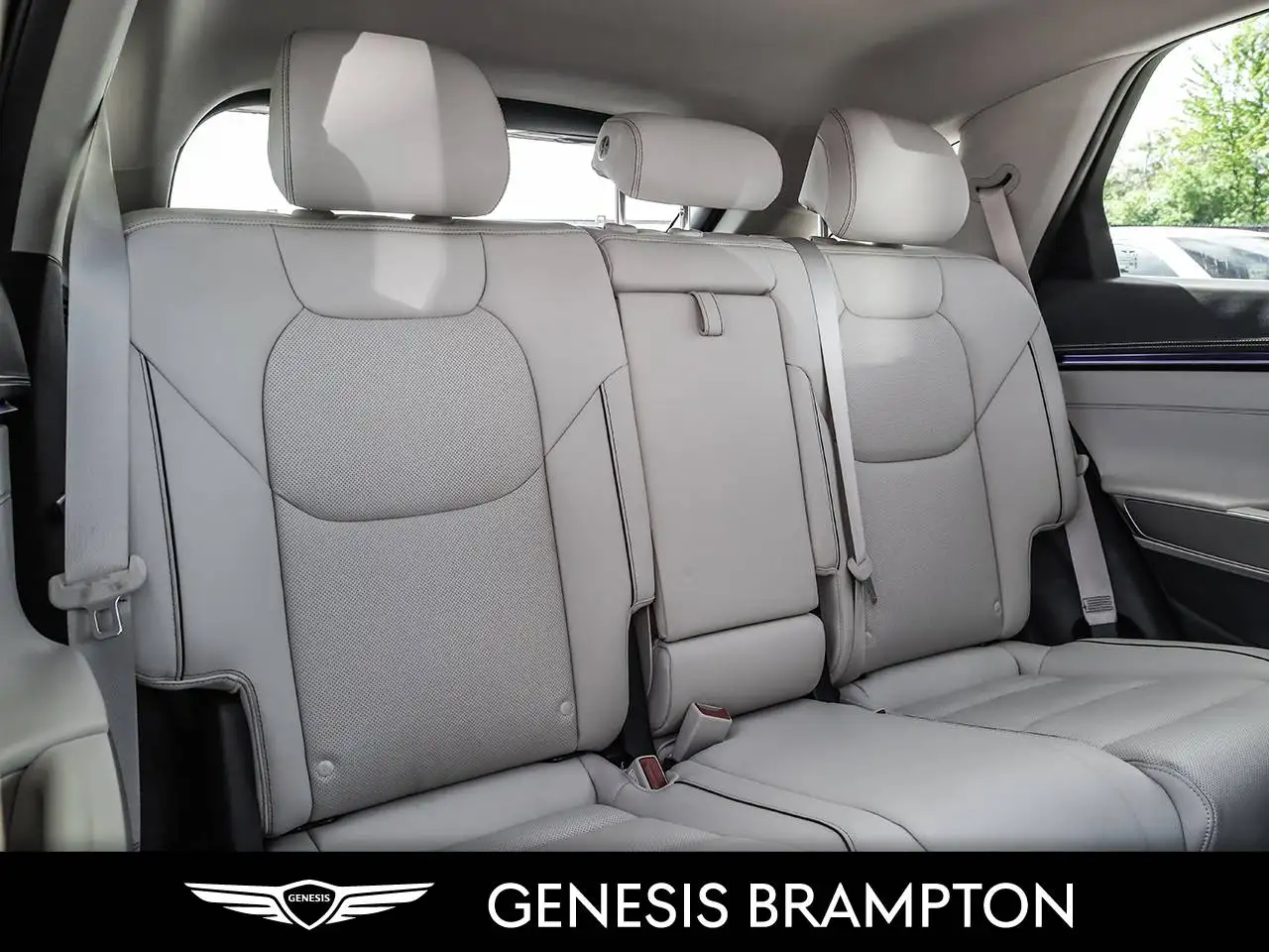 Genesis GV70 - Image 15