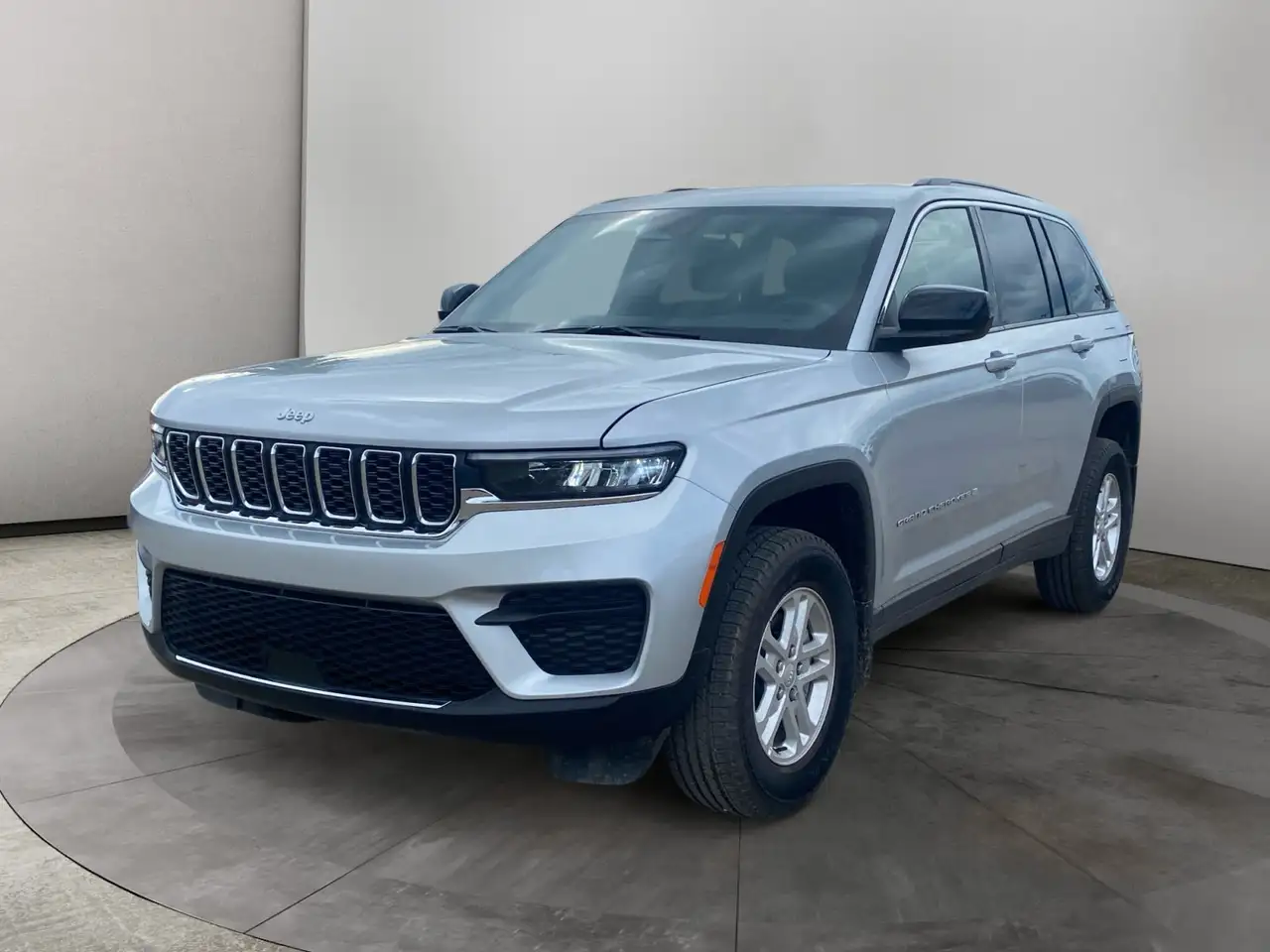 Jeep Grand Cherokee - Image 1