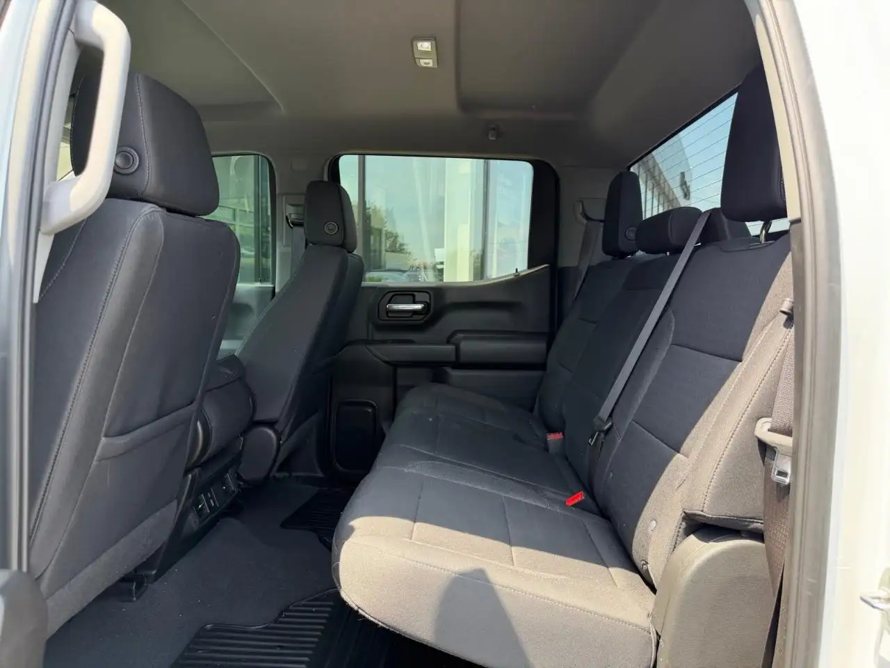 Chevrolet Silverado 1500 - Image 25