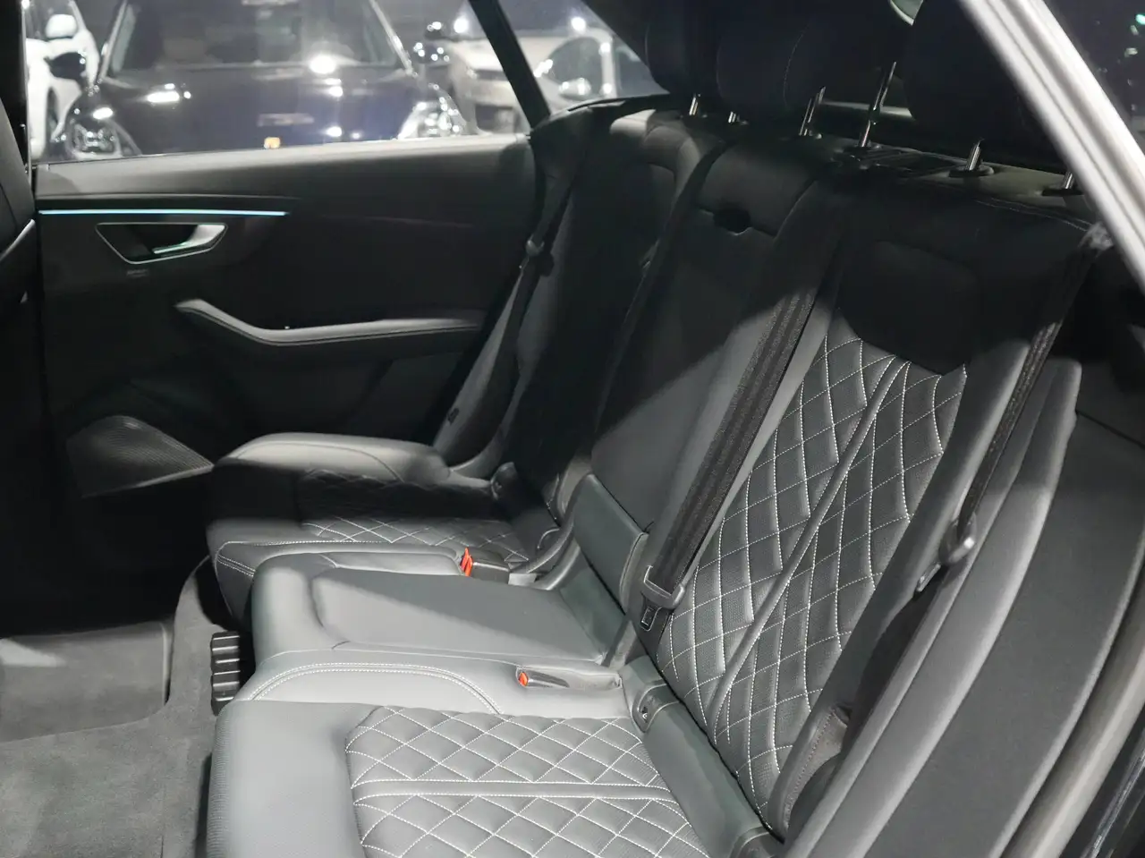 Audi SQ8 - Image 9