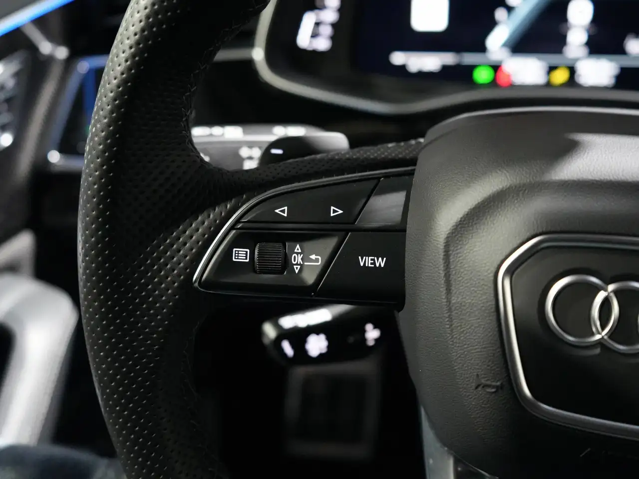 Audi SQ8 - Image 16