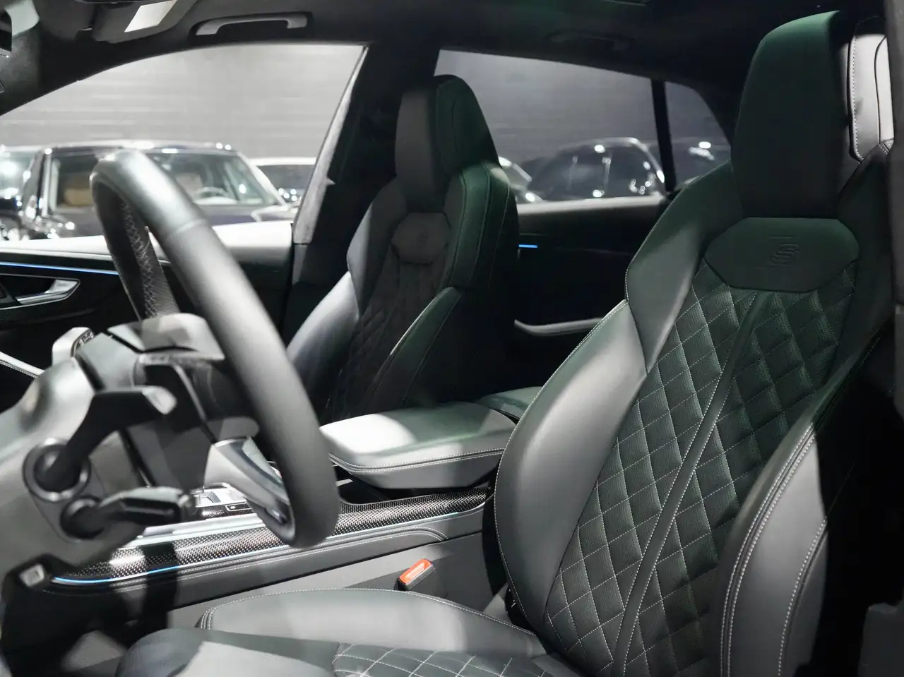 Audi SQ8 - Image 8