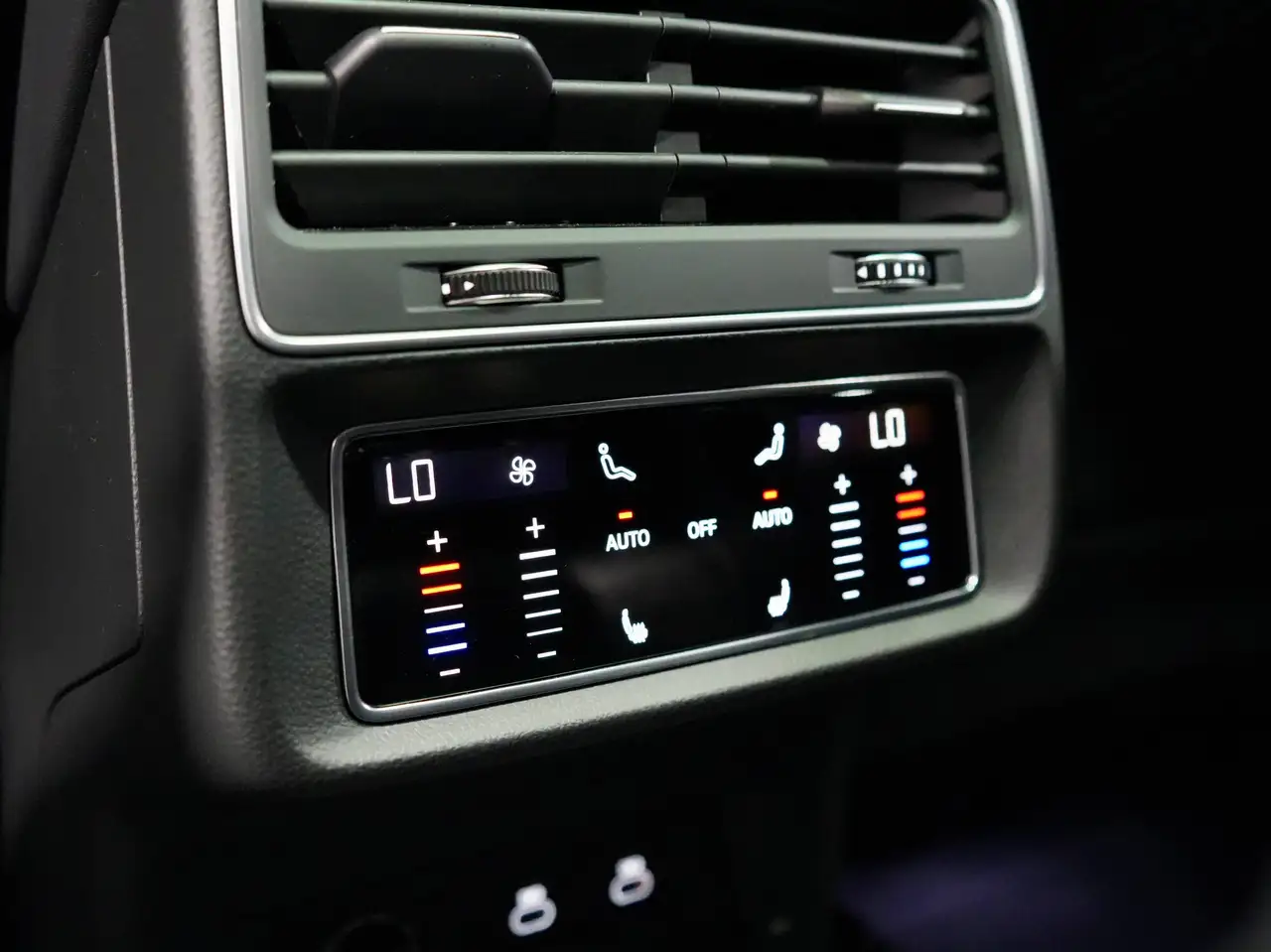 Audi SQ8 - Image 41