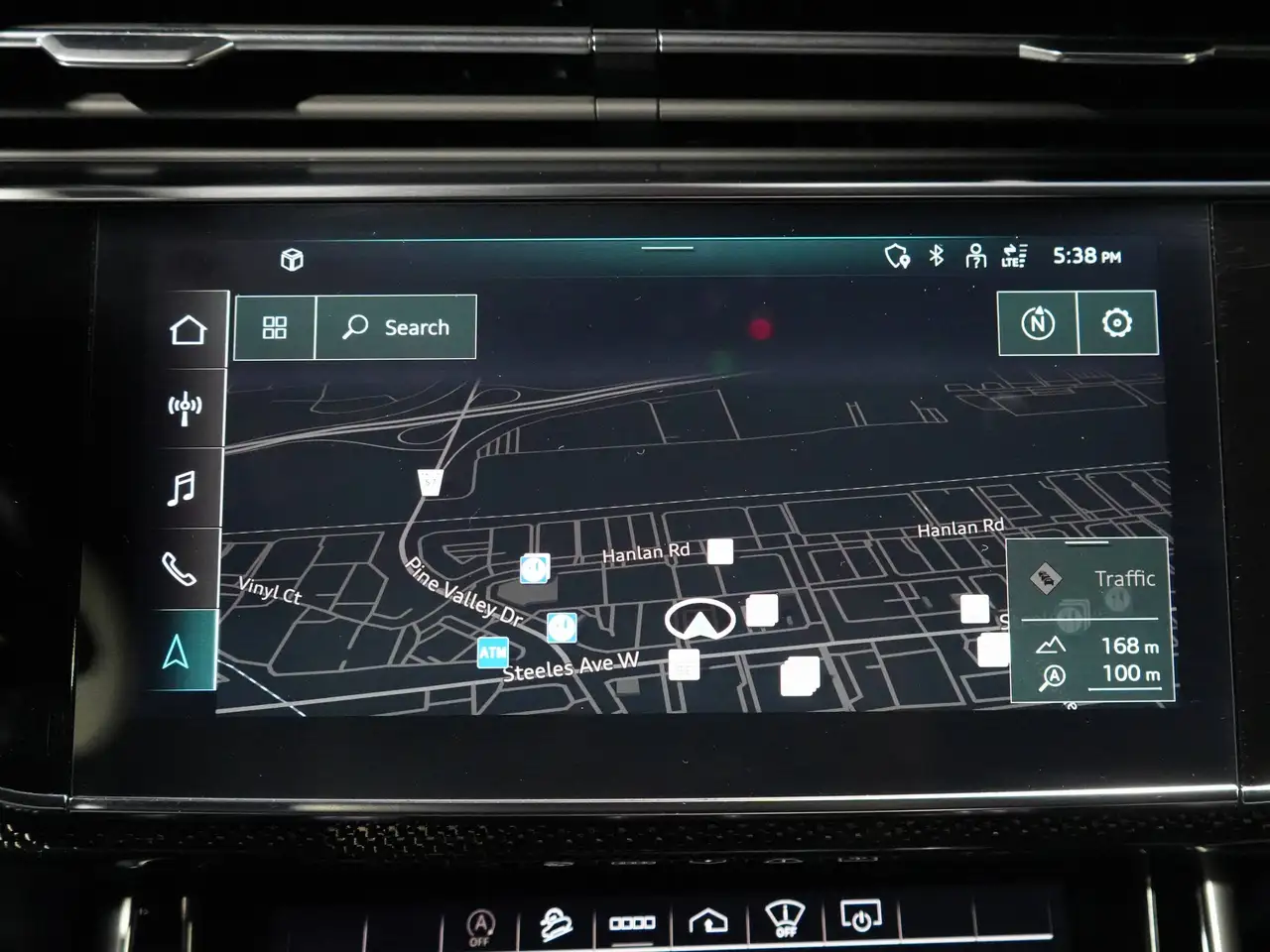 Audi SQ8 - Image 23