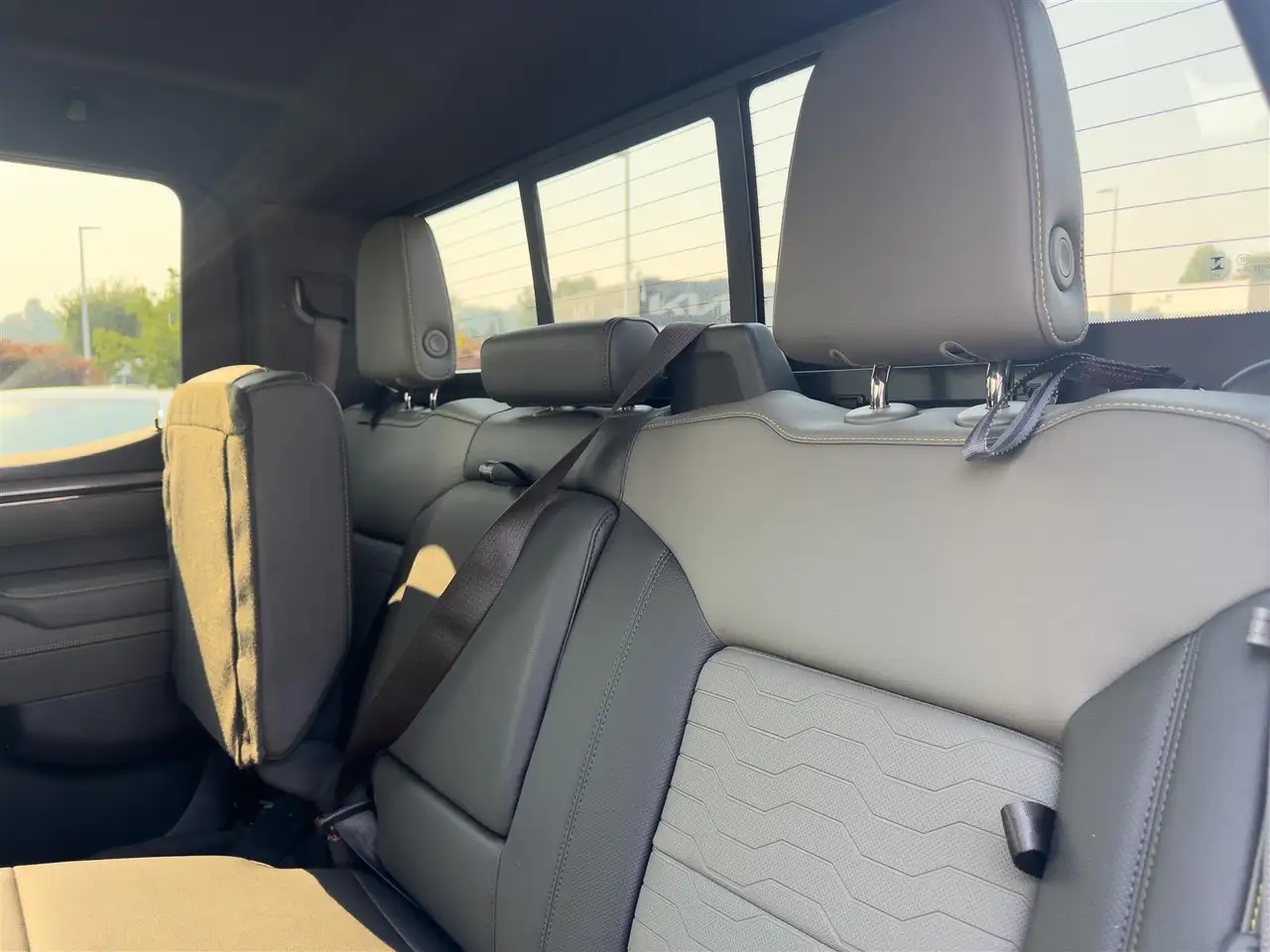 Chevrolet Silverado 1500 - Image 35