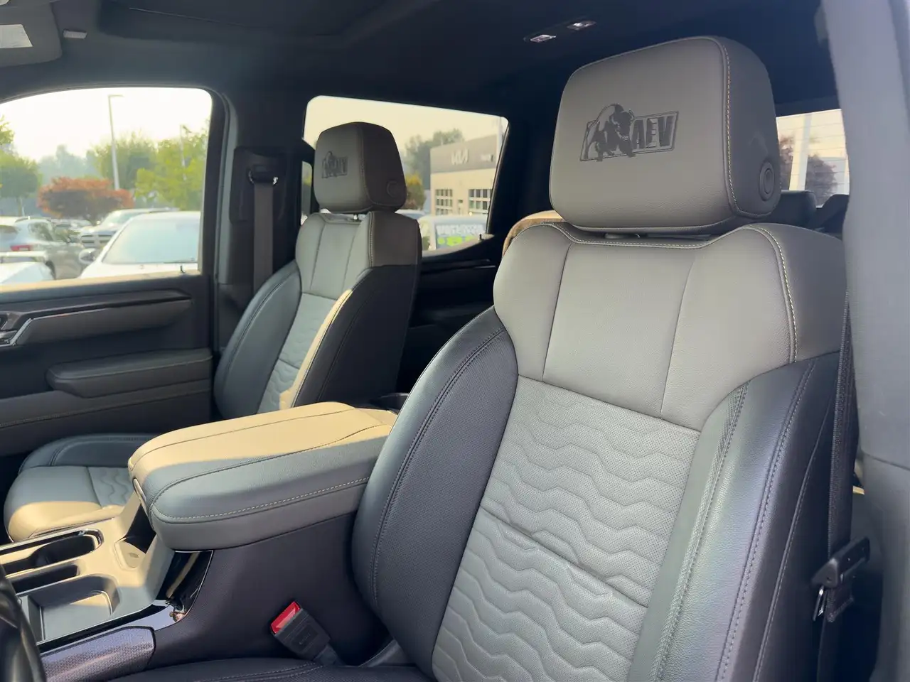 Chevrolet Silverado 1500 - Image 21