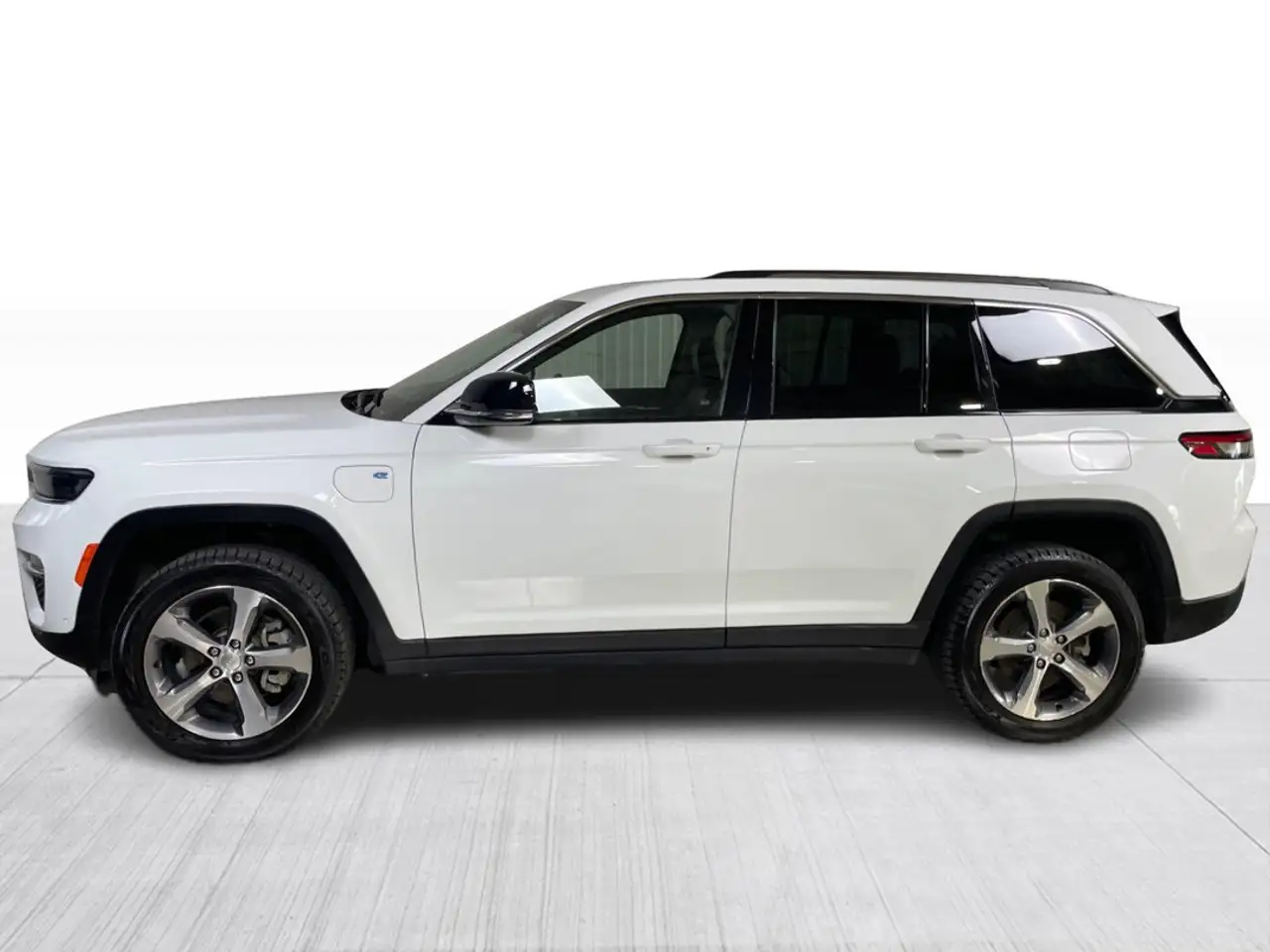 Jeep Grand Cherokee - Image 11