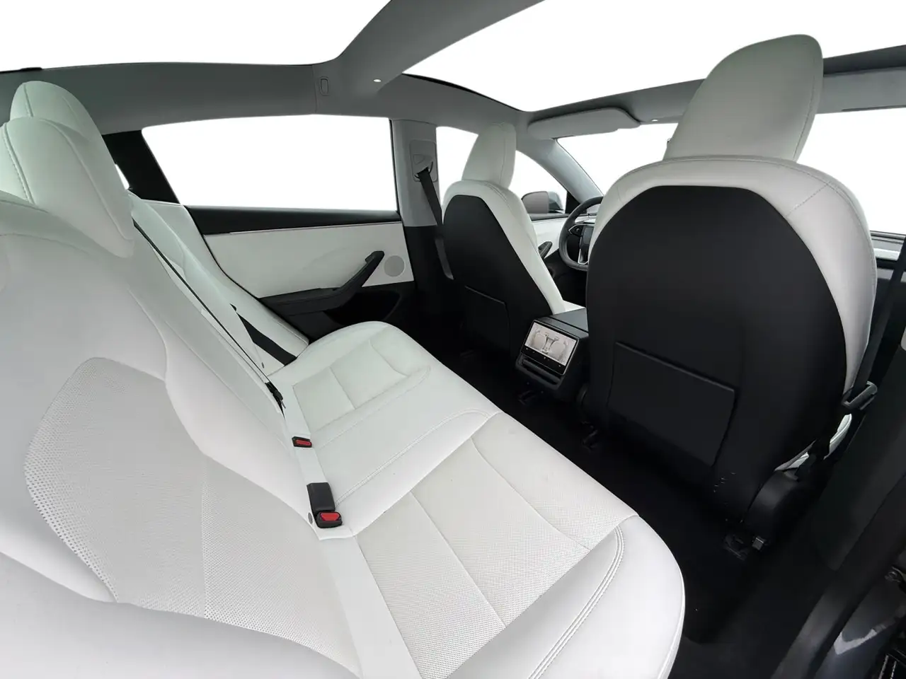 Tesla Model 3 - Image 23