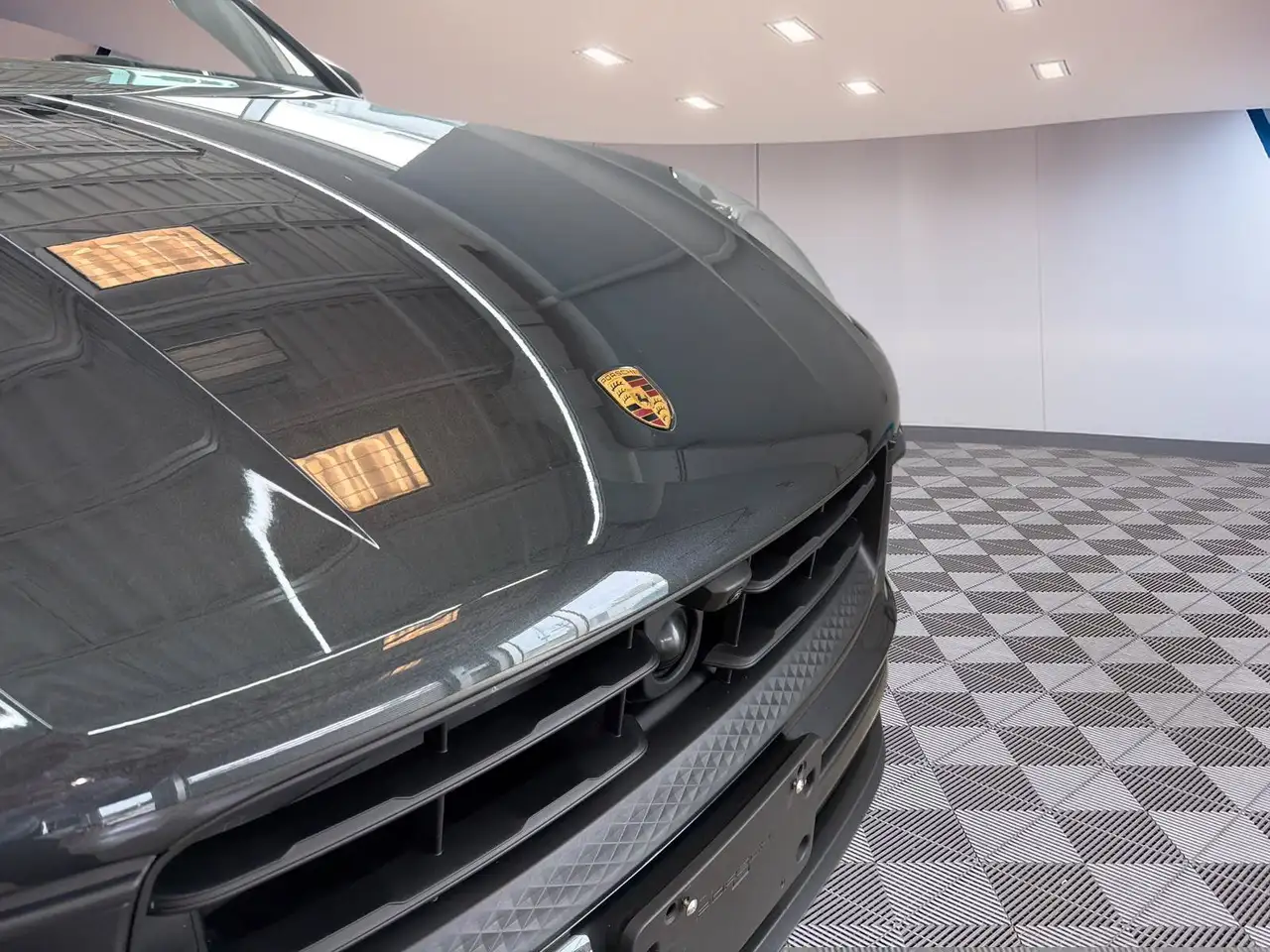 Porsche Macan - Image 12