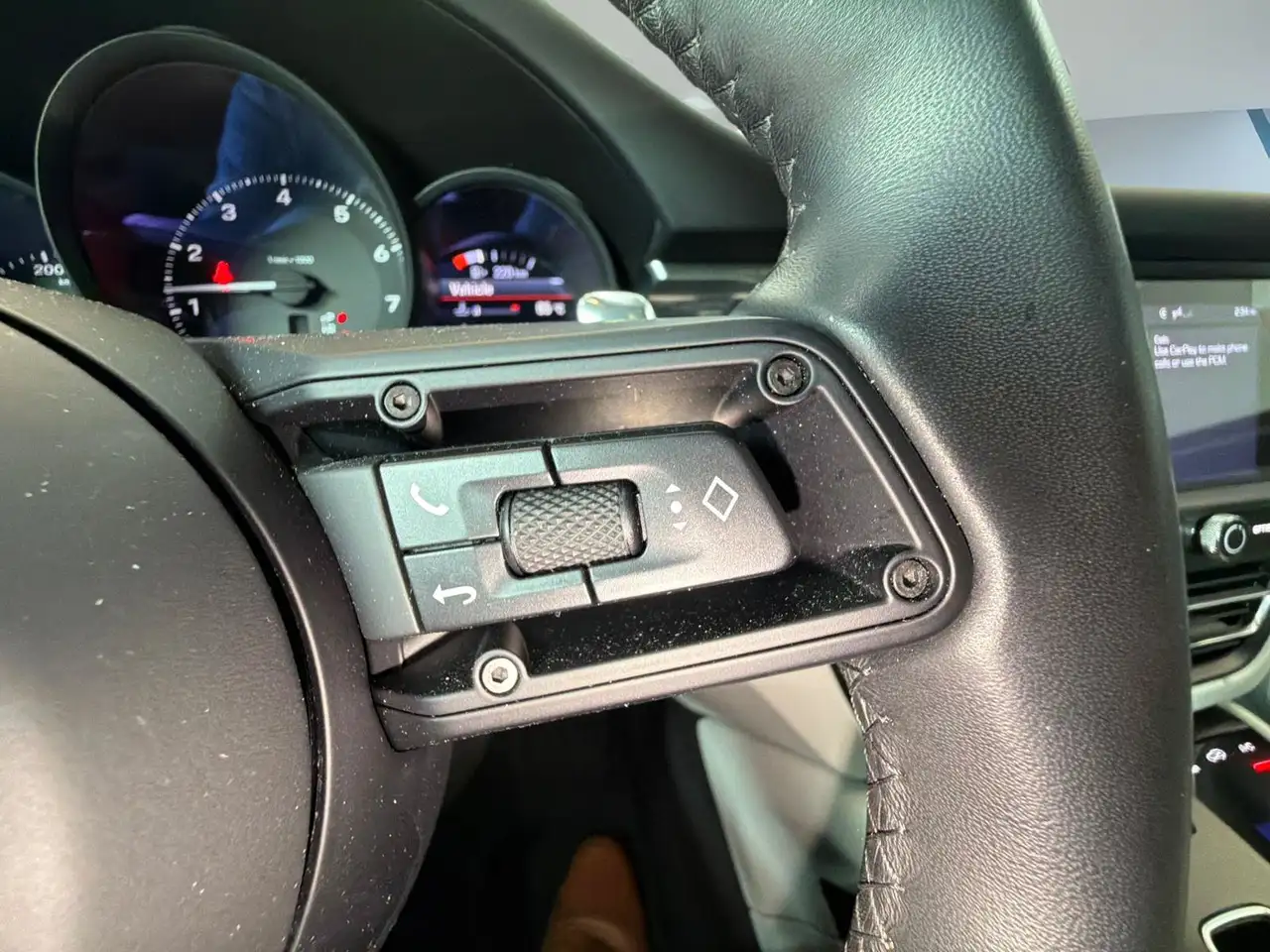 Porsche Macan - Image 17