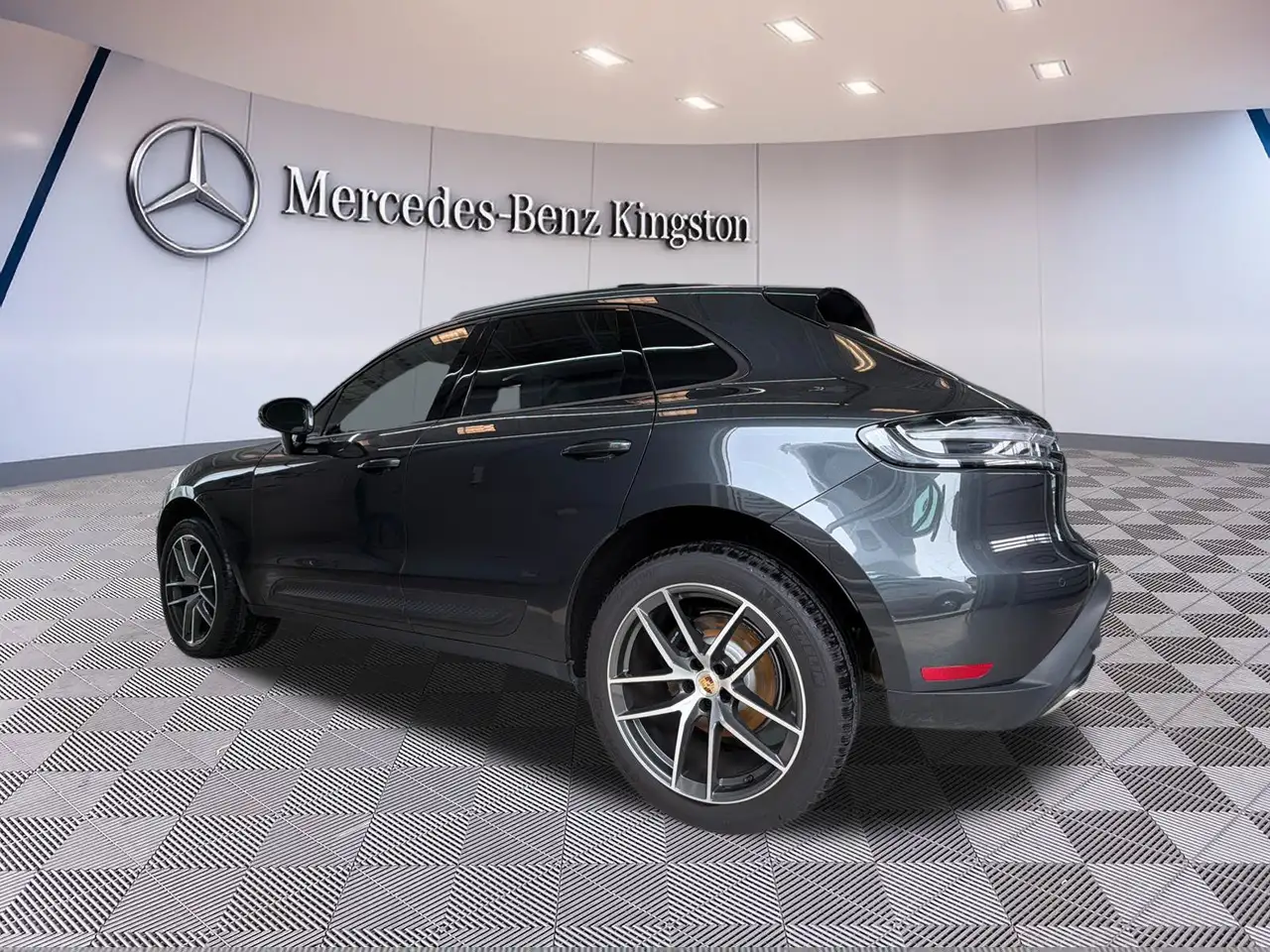 Porsche Macan - Image 9