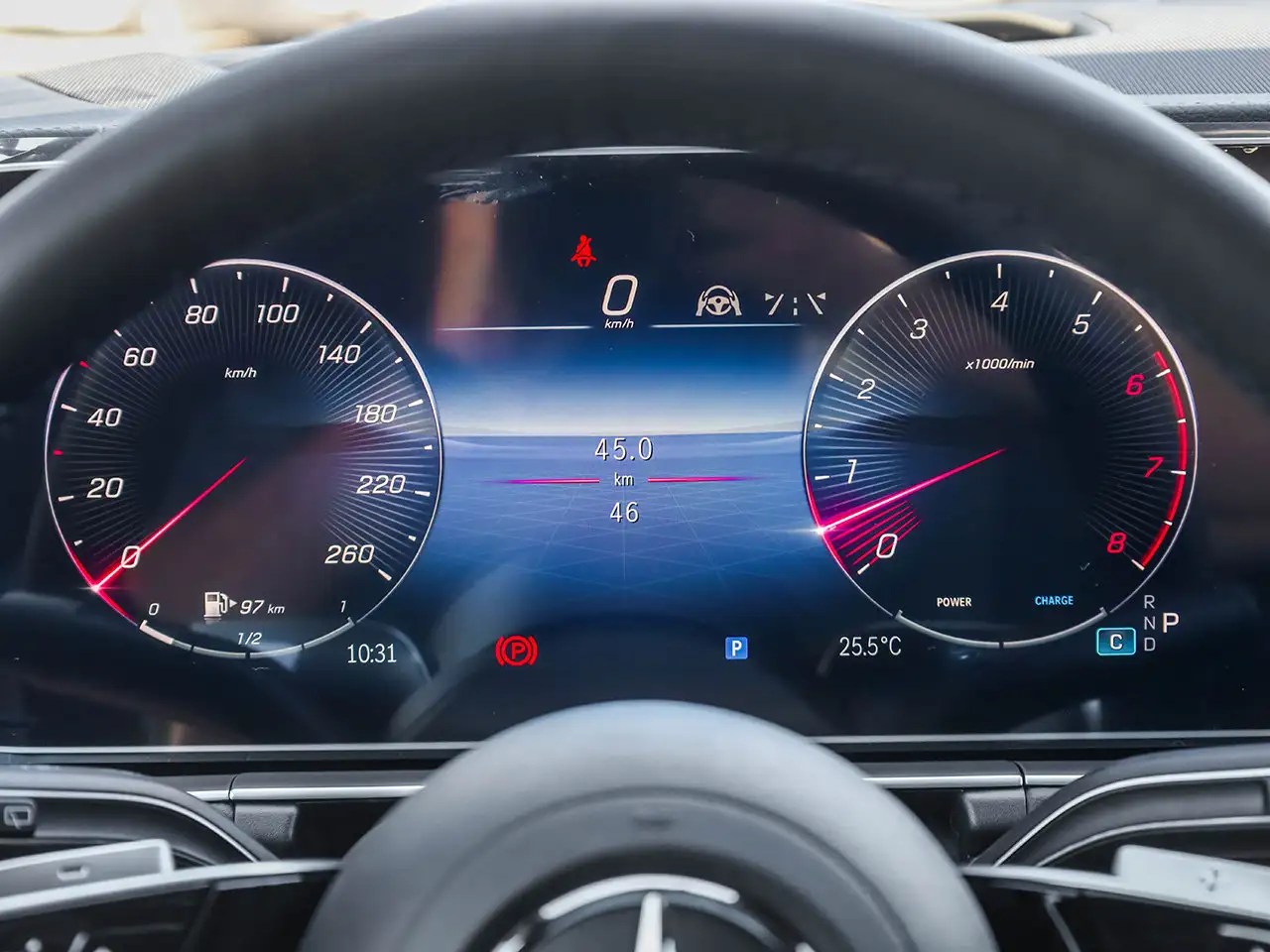 Mercedes-Benz GLE - Image 22