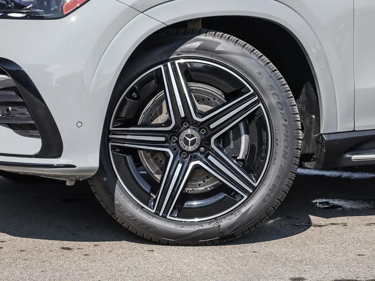 Mercedes-Benz GLE - Image 12
